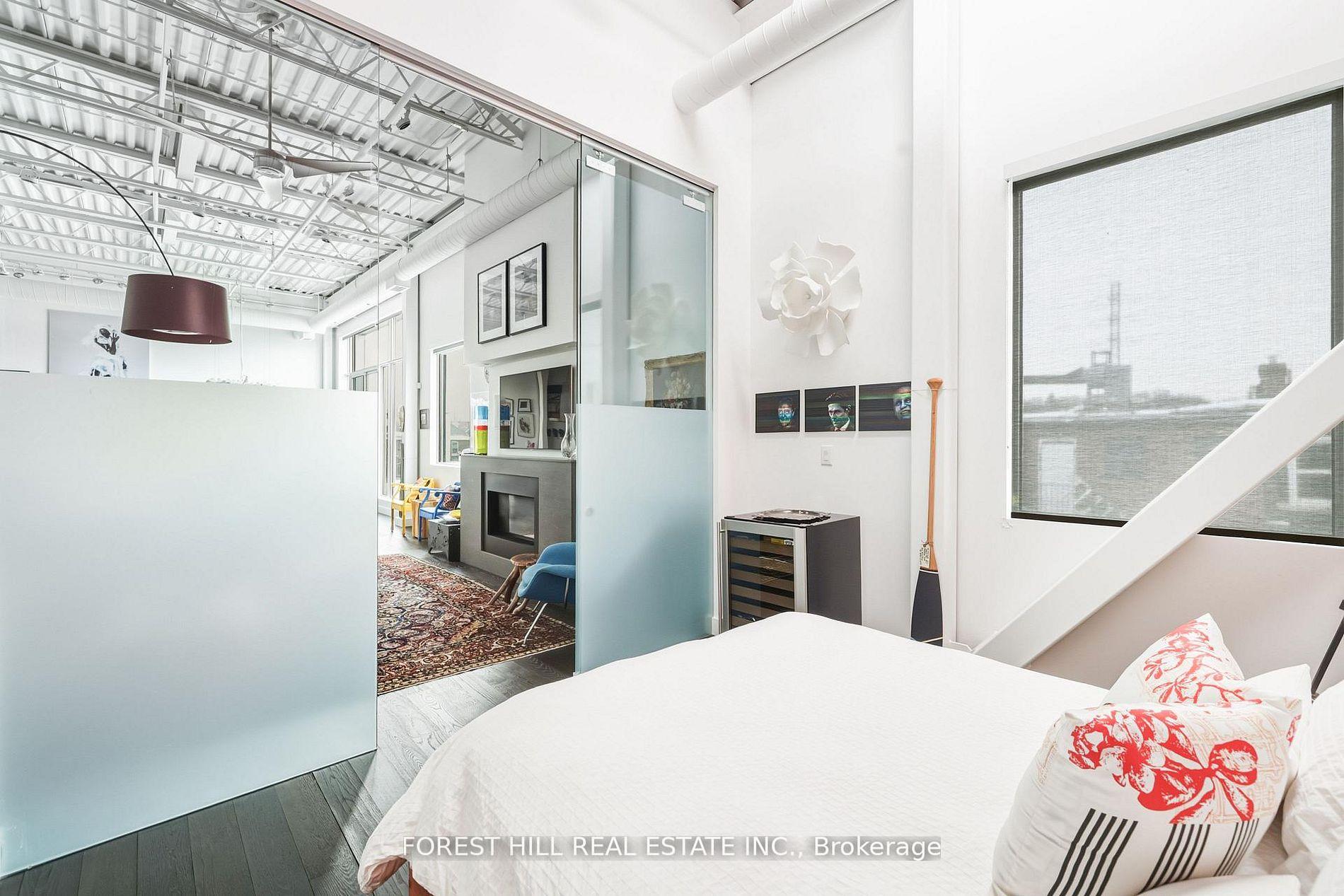 113 Dupont Street PH01