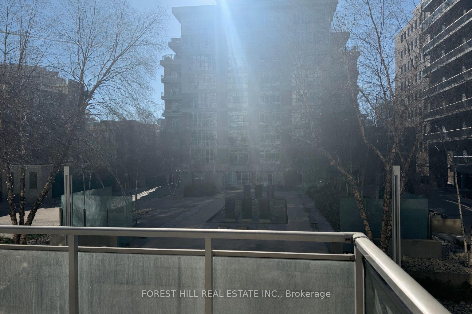 23 Brant Street 207