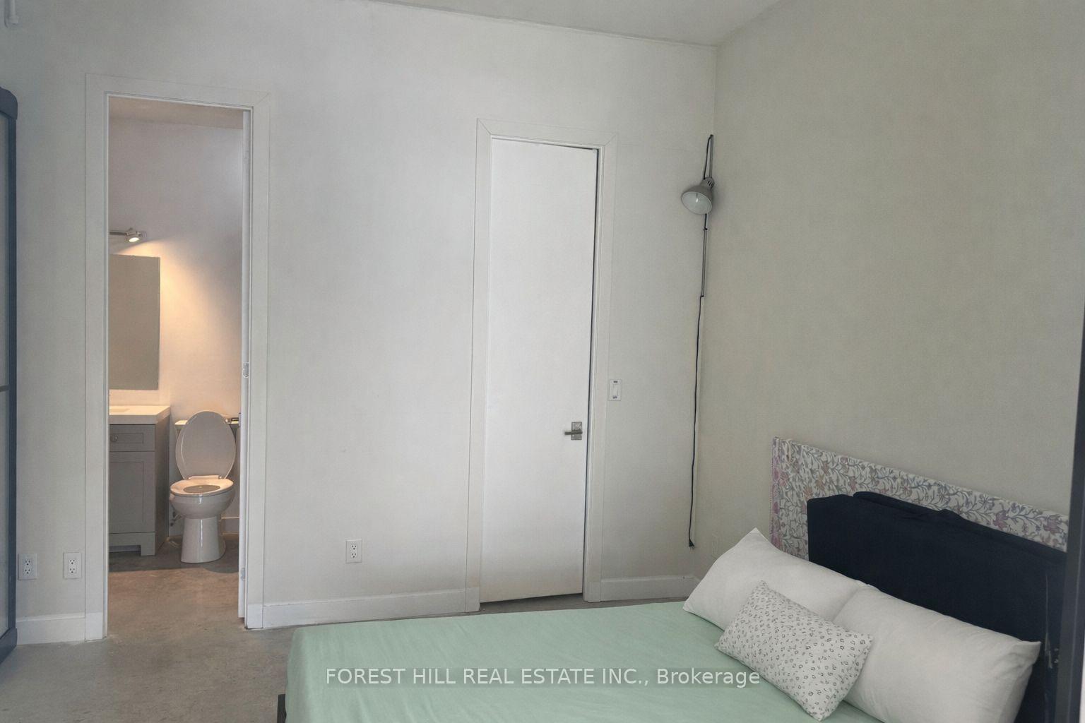 23 Brant Street 207