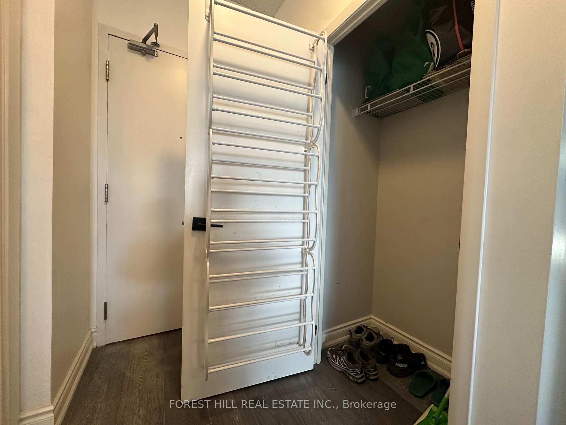 15 Bruyeres Mews 1307