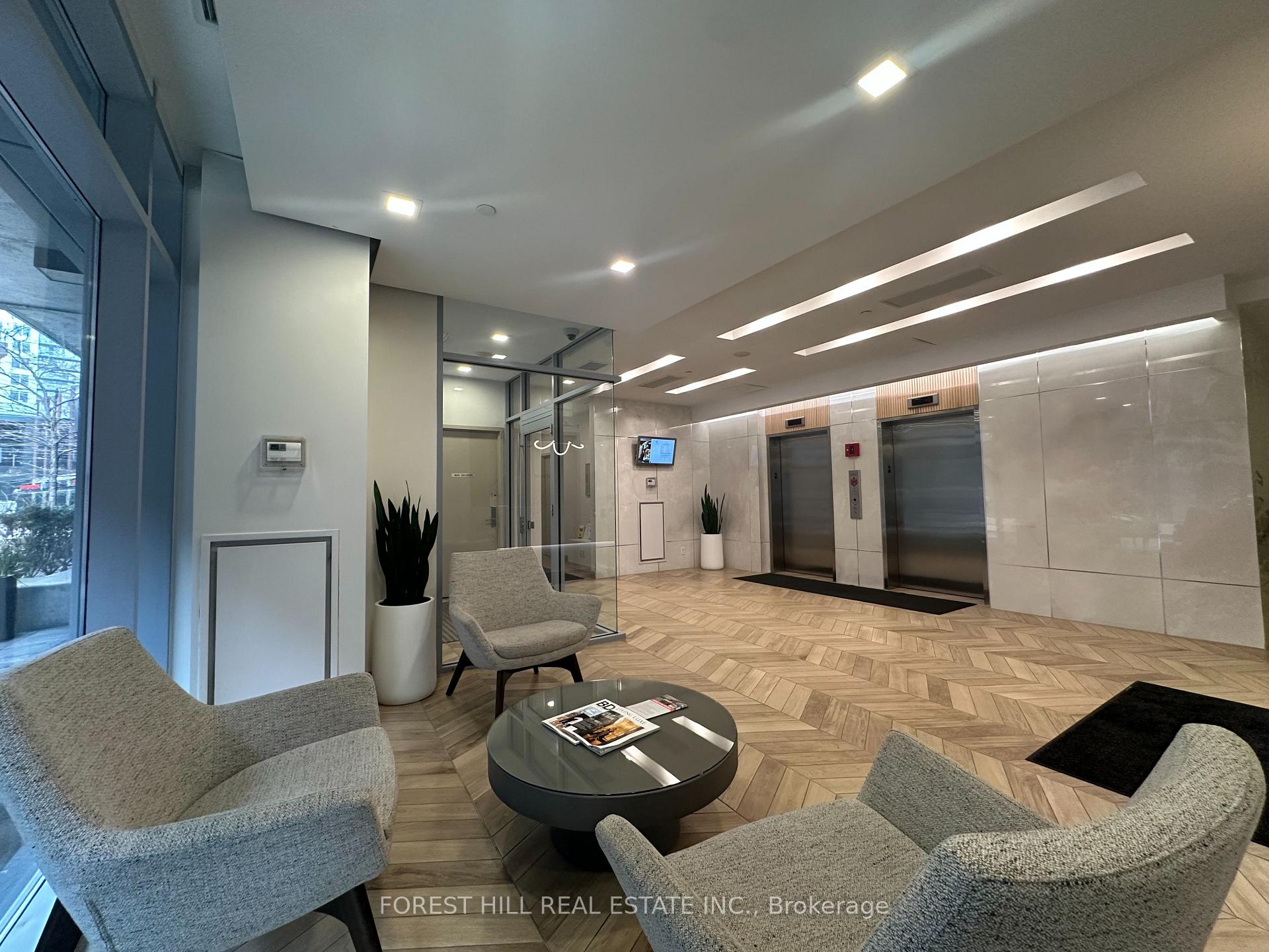 15 Bruyeres Mews 1307
