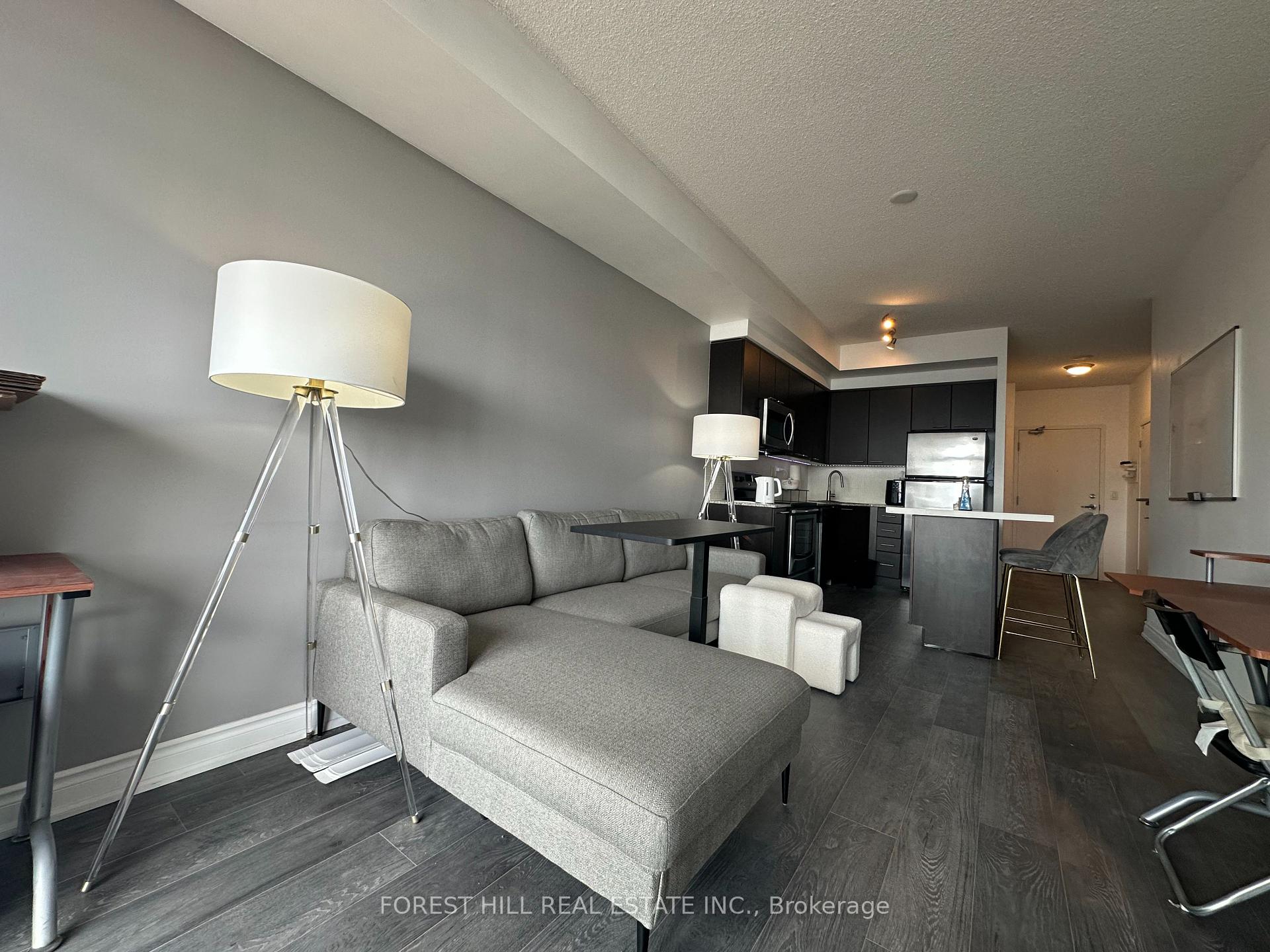 15 Bruyeres Mews 1307