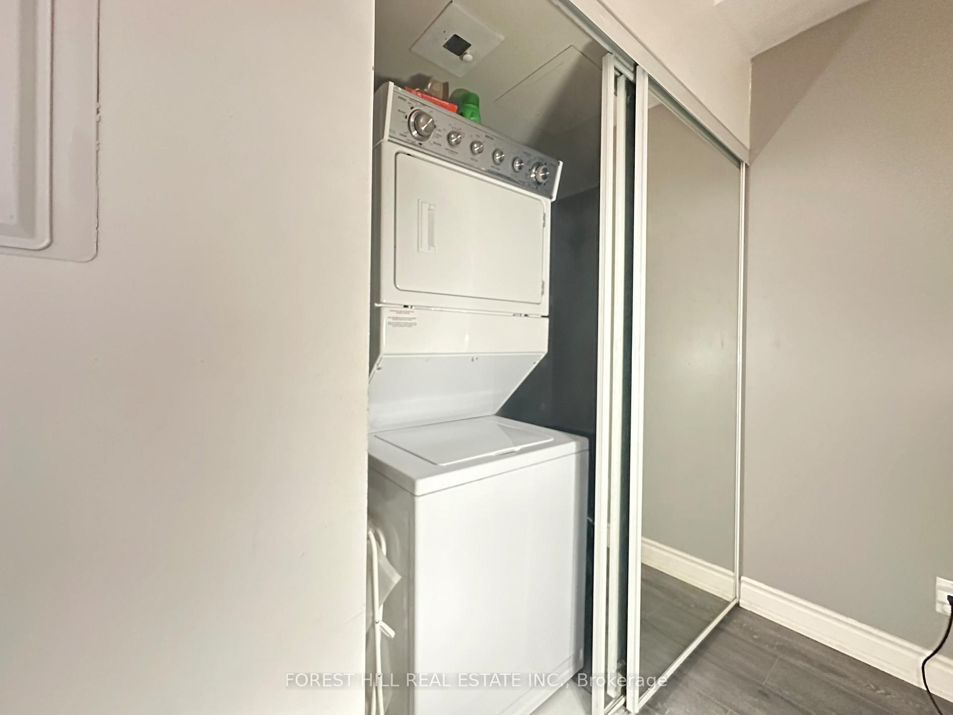 15 Bruyeres Mews 1307