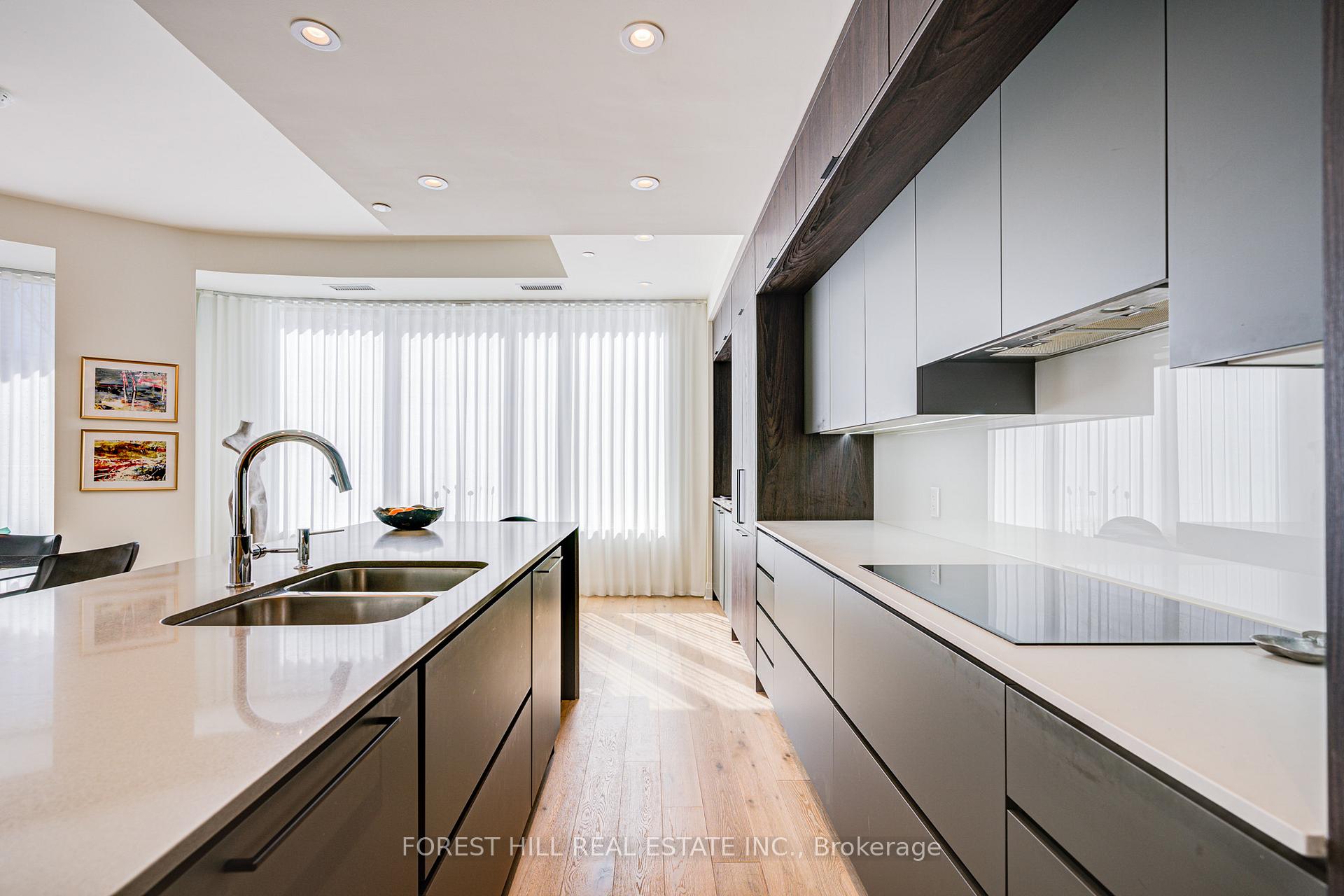 151 Avenue Road 204