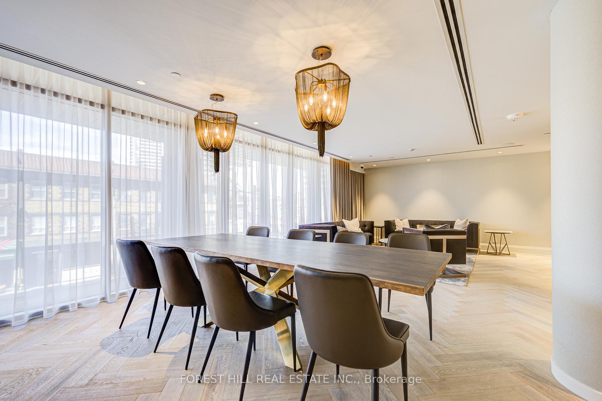 151 Avenue Road 204