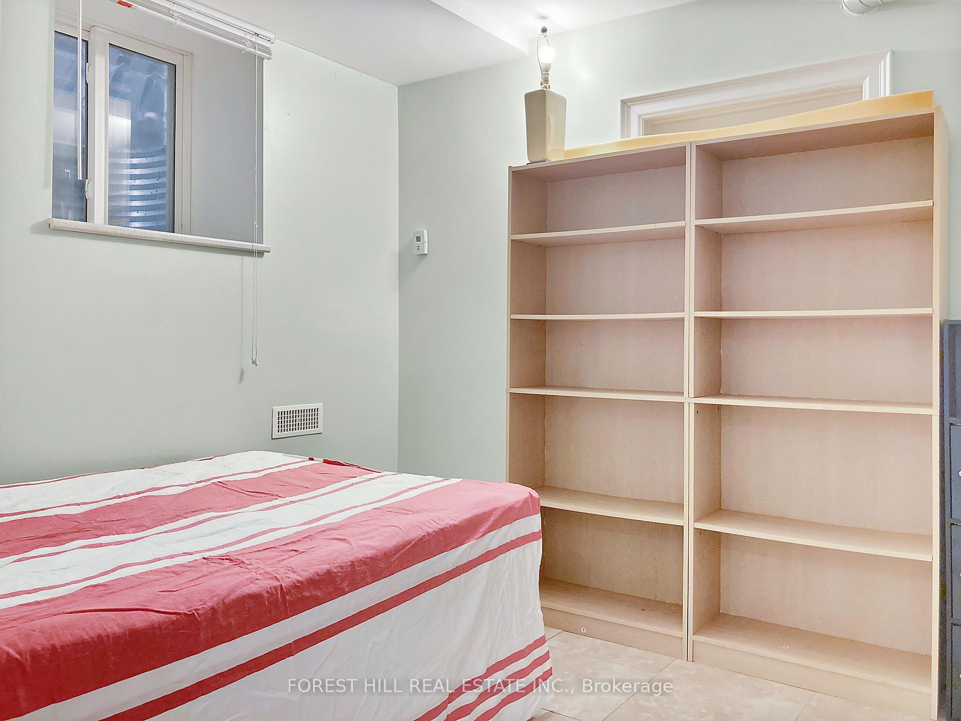 1491 Dundas Street W 1B