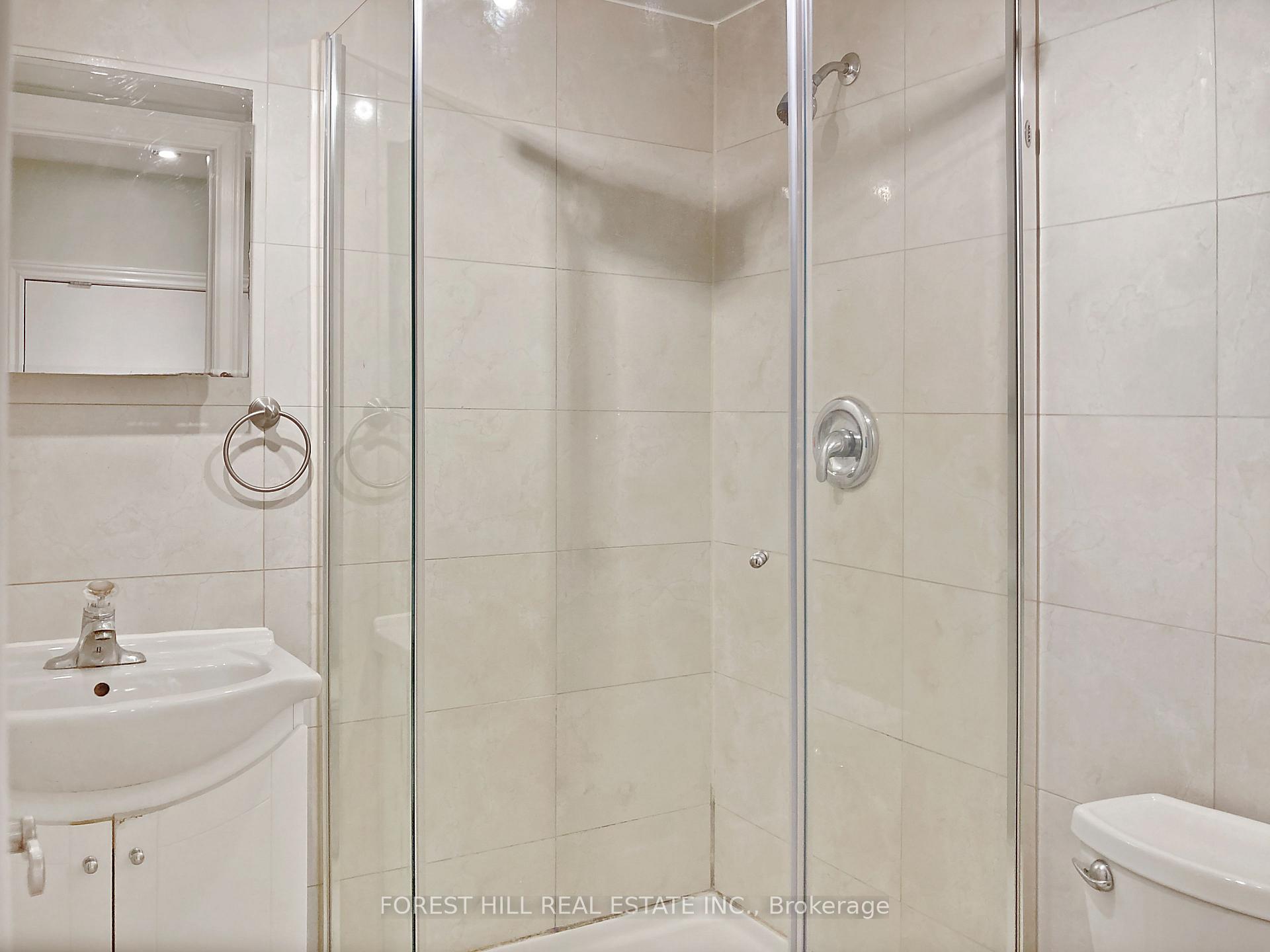 1491 Dundas Street W 1B