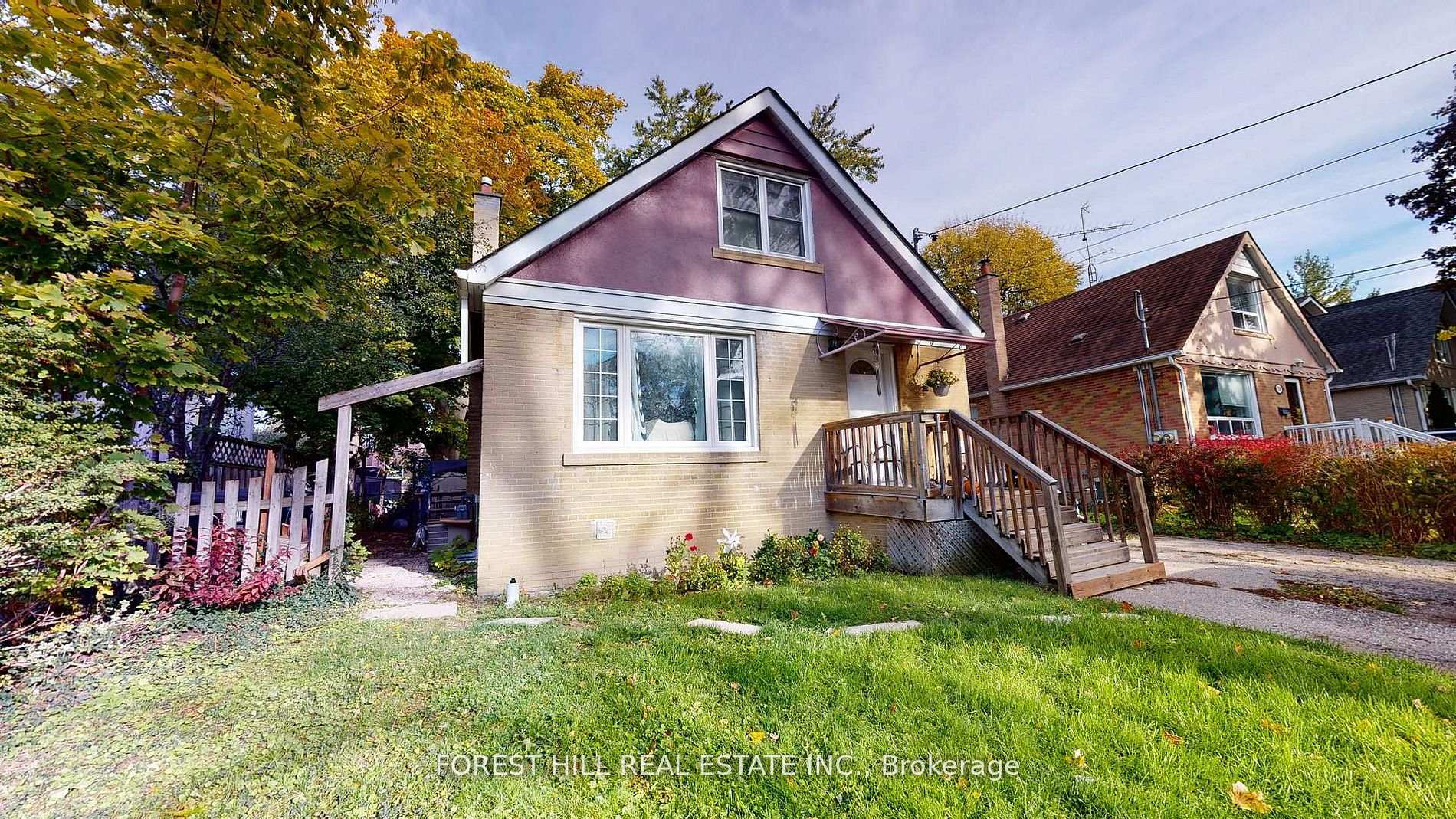 262 Poyntz Avenue 2nd floor