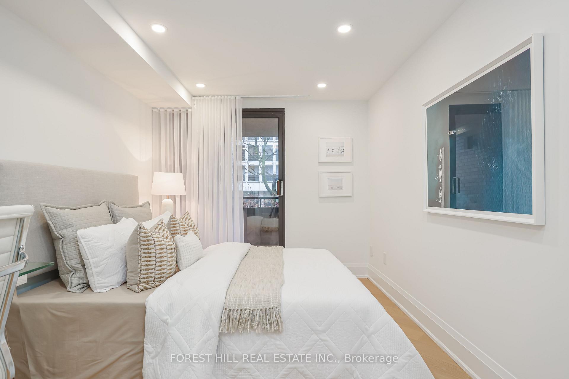 349 St Clair Avenue W 115