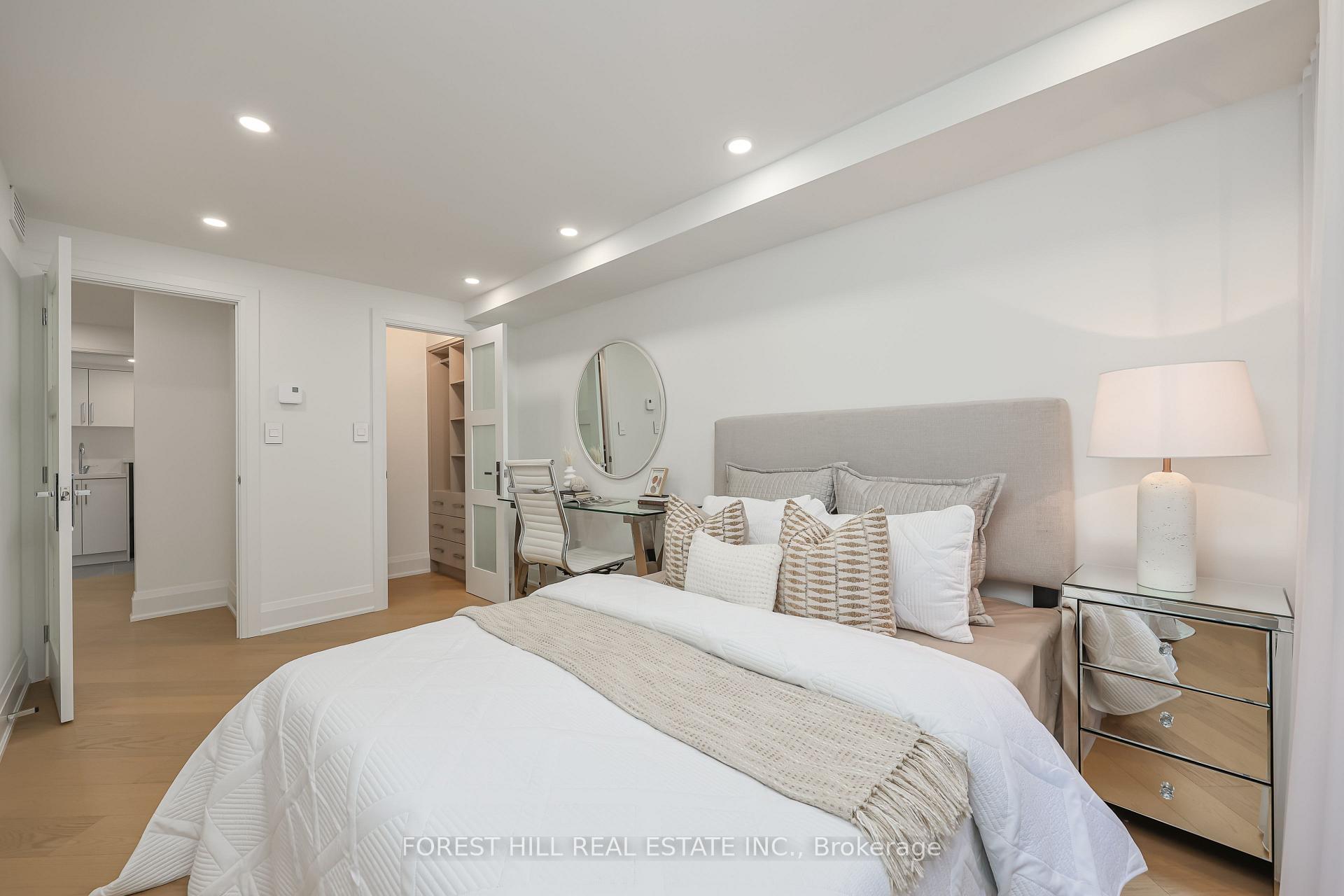 349 St Clair Avenue W 115