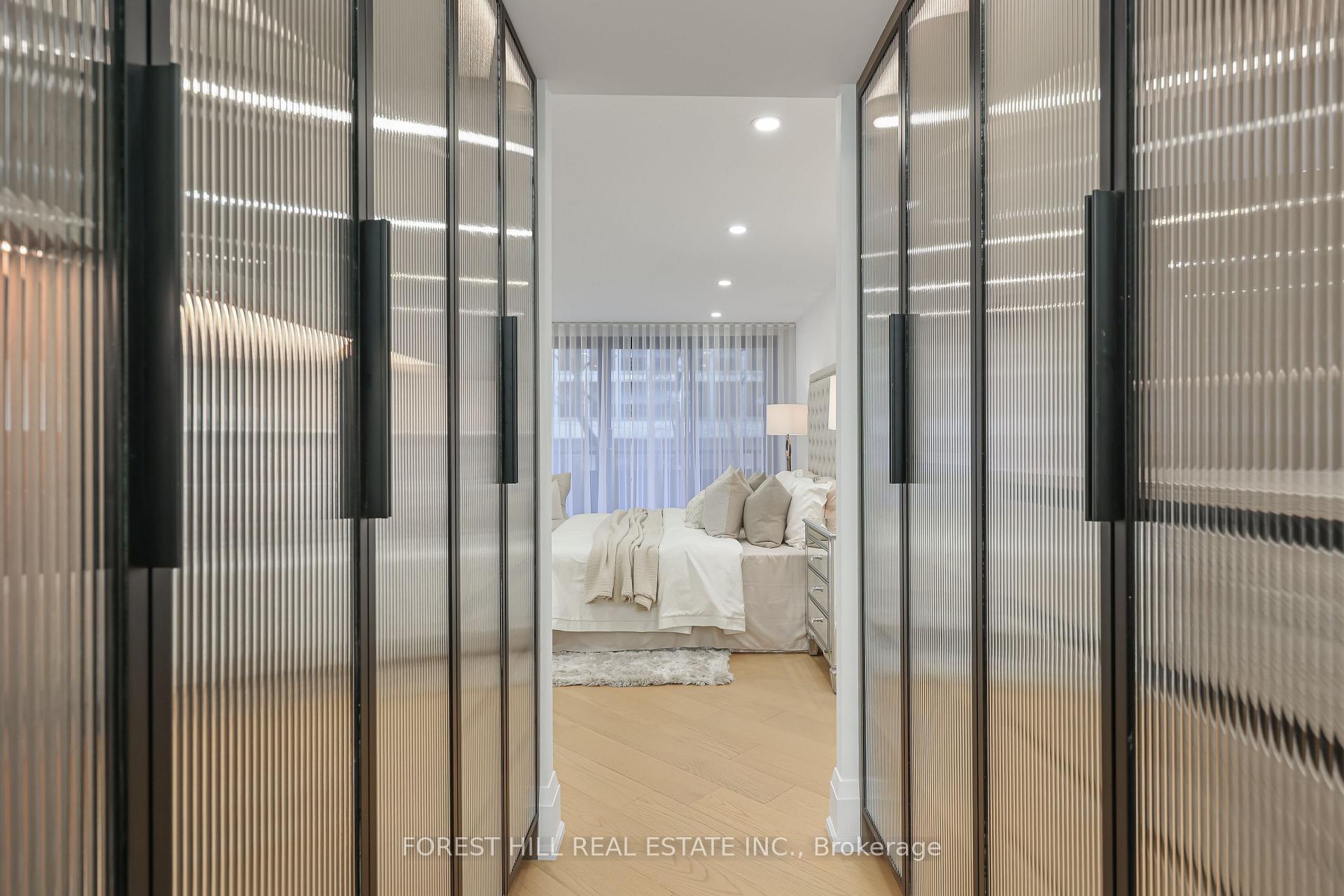 349 St Clair Avenue W 115