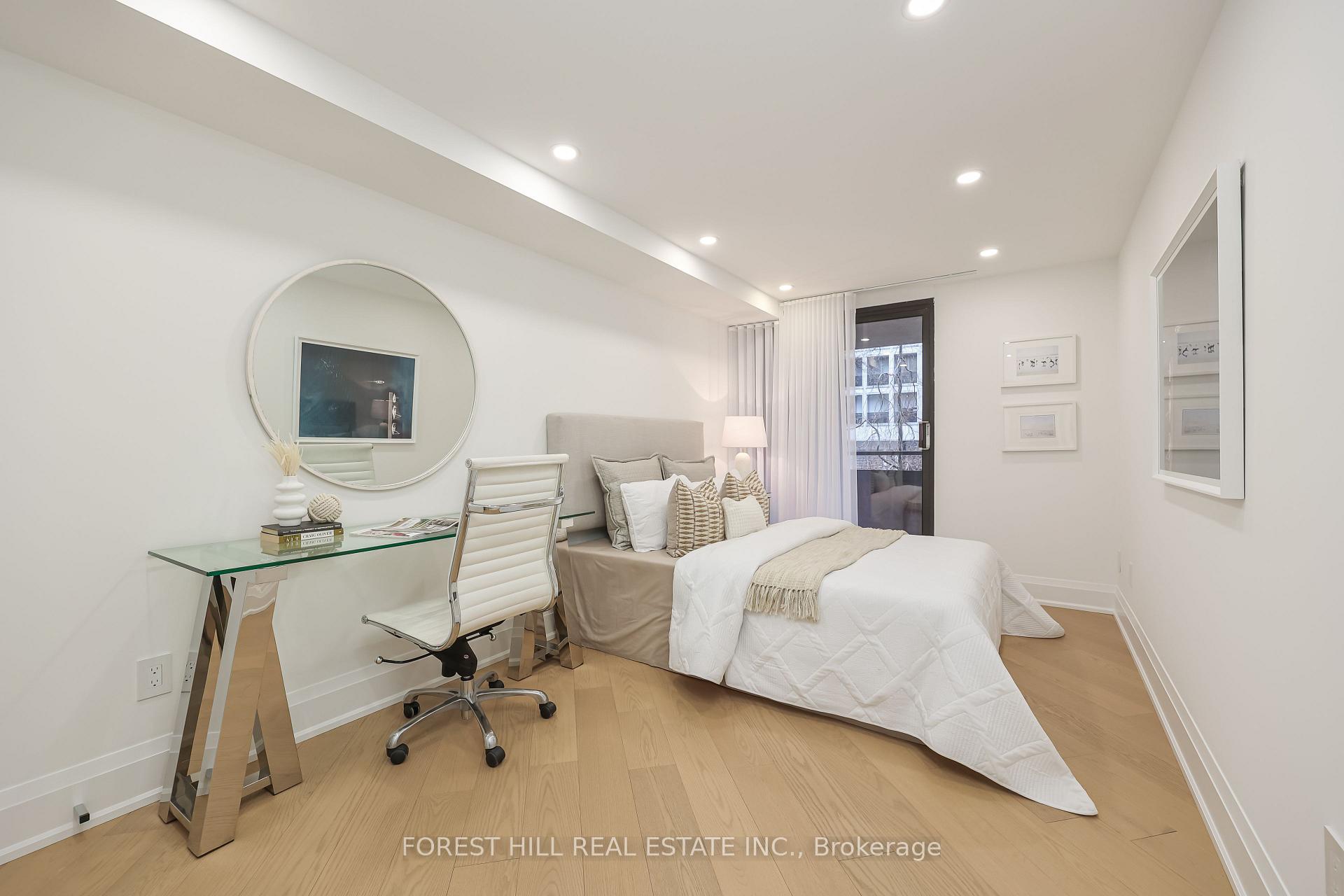 349 St Clair Avenue W 115