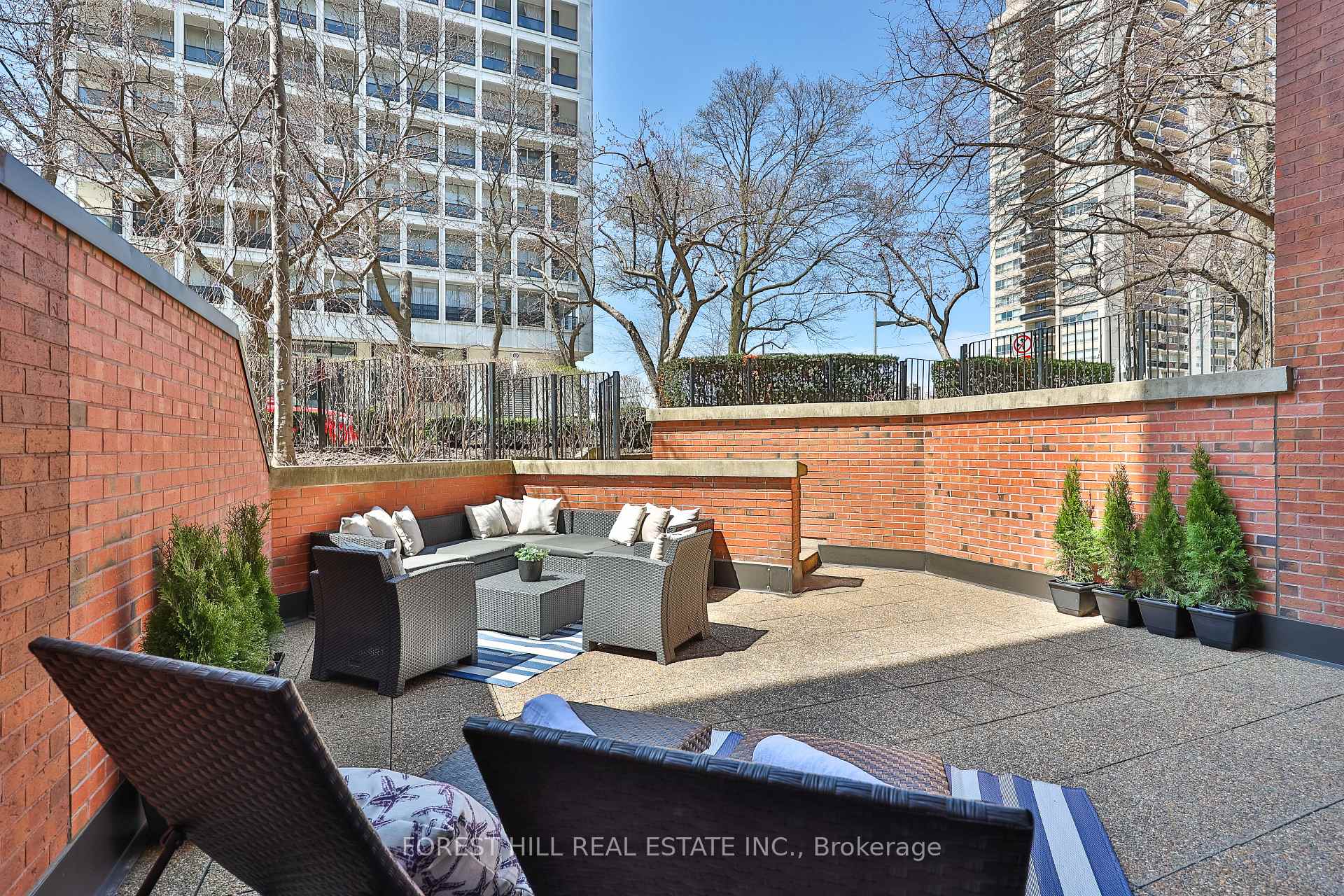 349 St Clair Avenue W 115