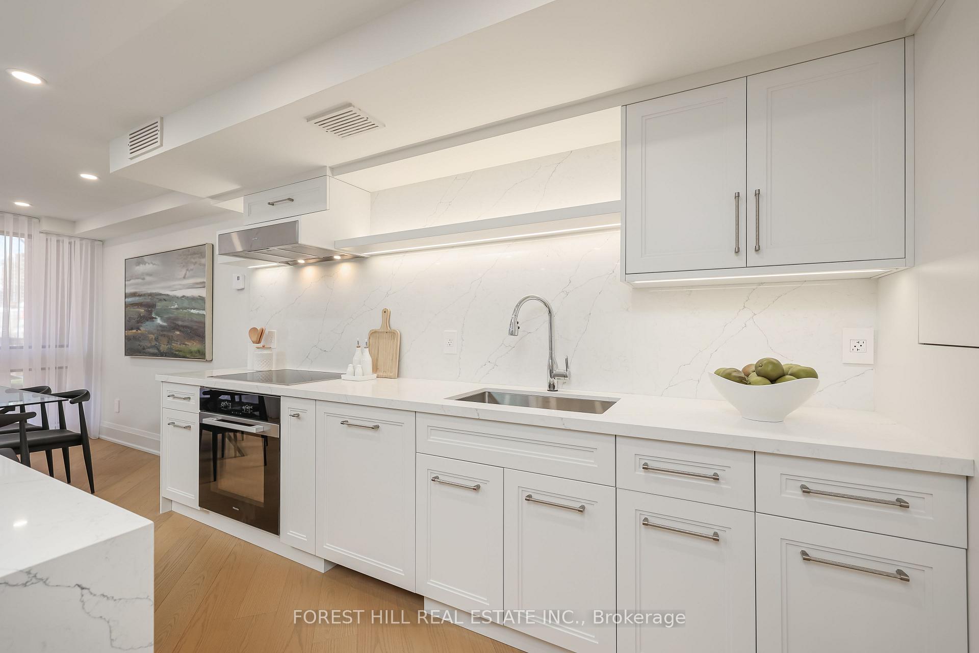 349 St Clair Avenue W 115