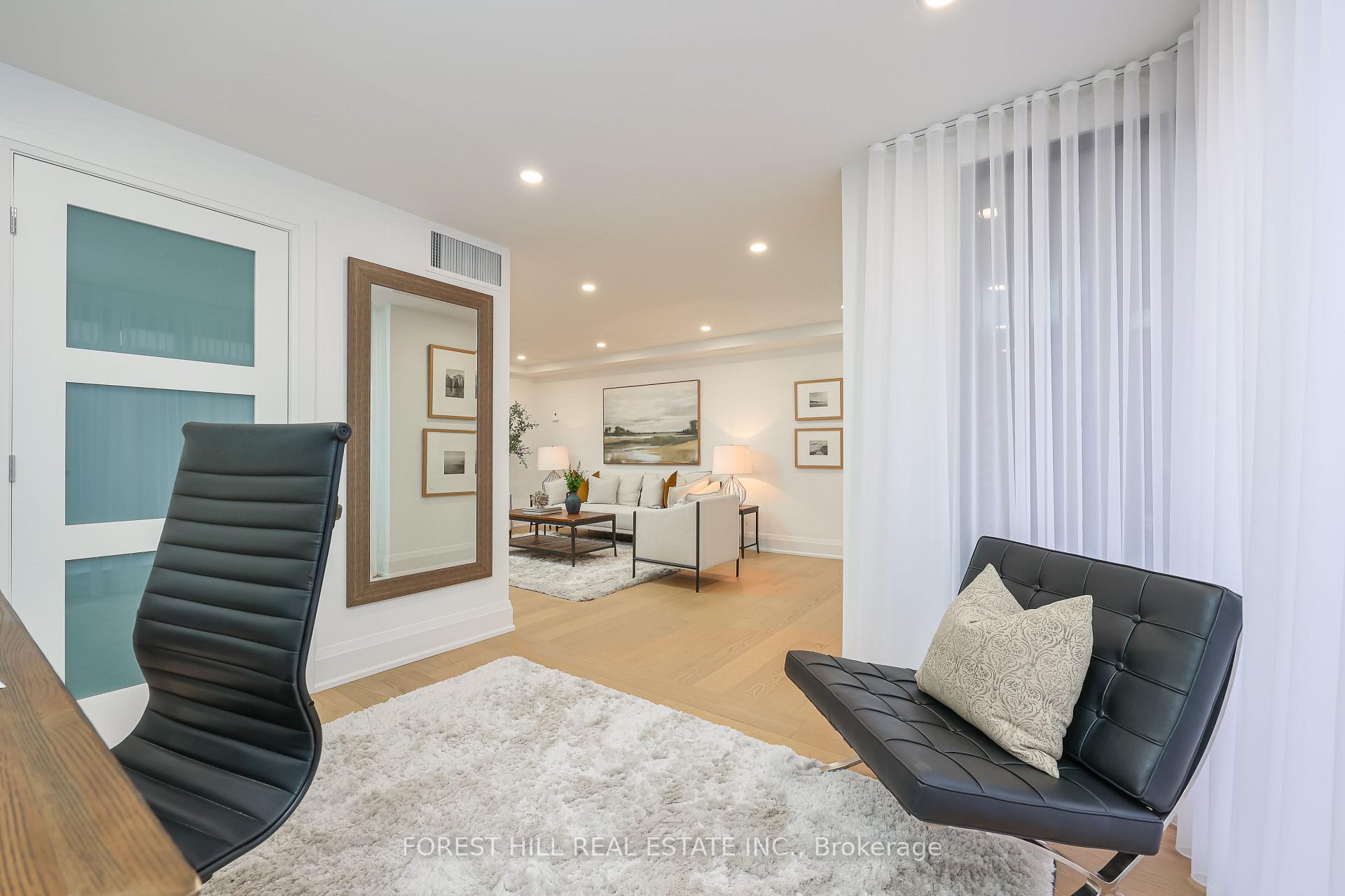 349 St Clair Avenue W 115
