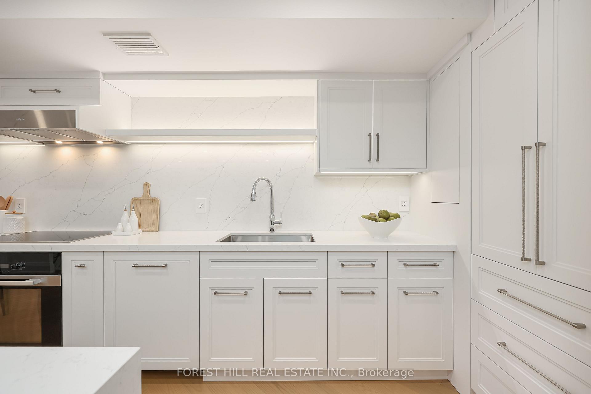 349 St Clair Avenue W 115