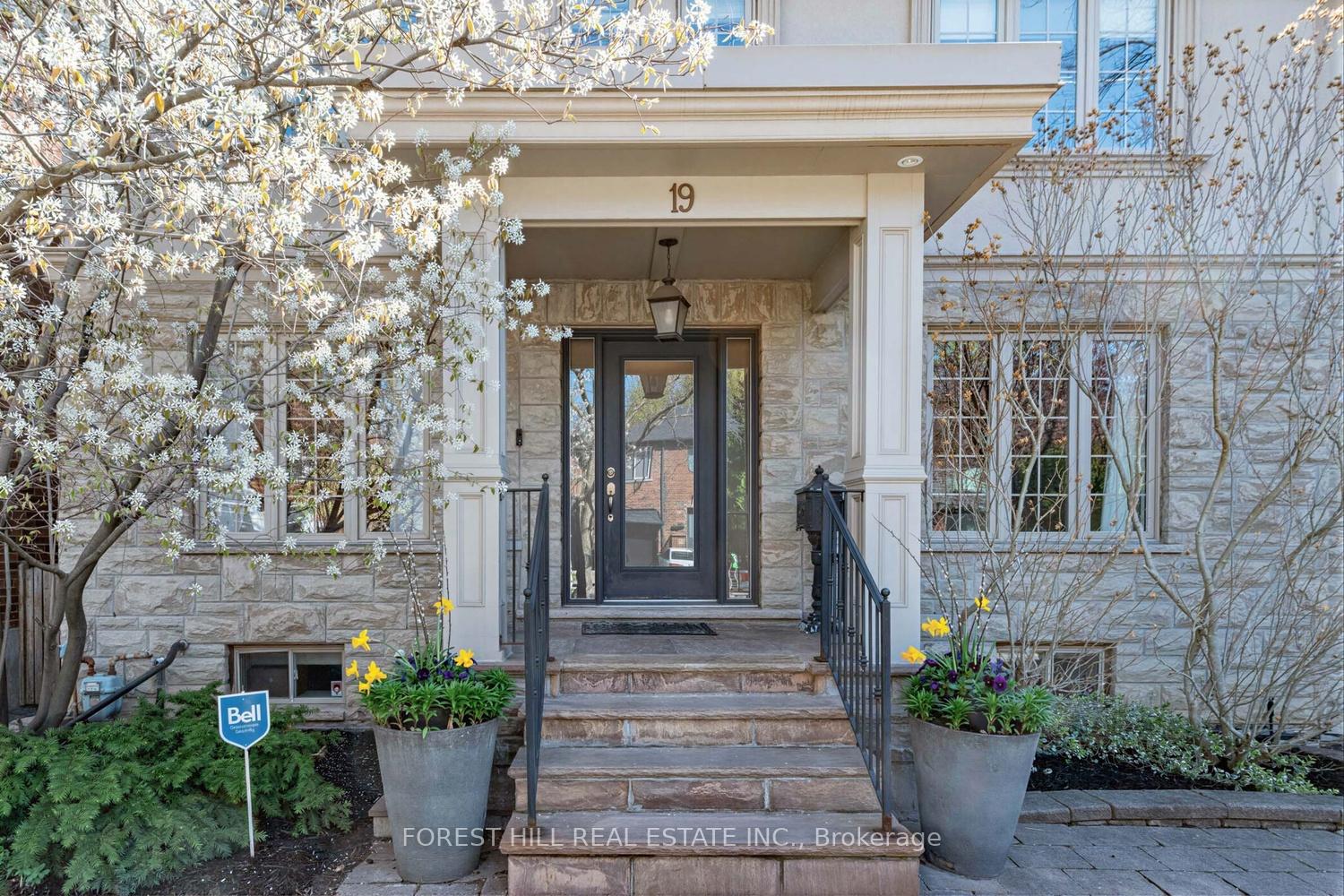 19 Menin Road