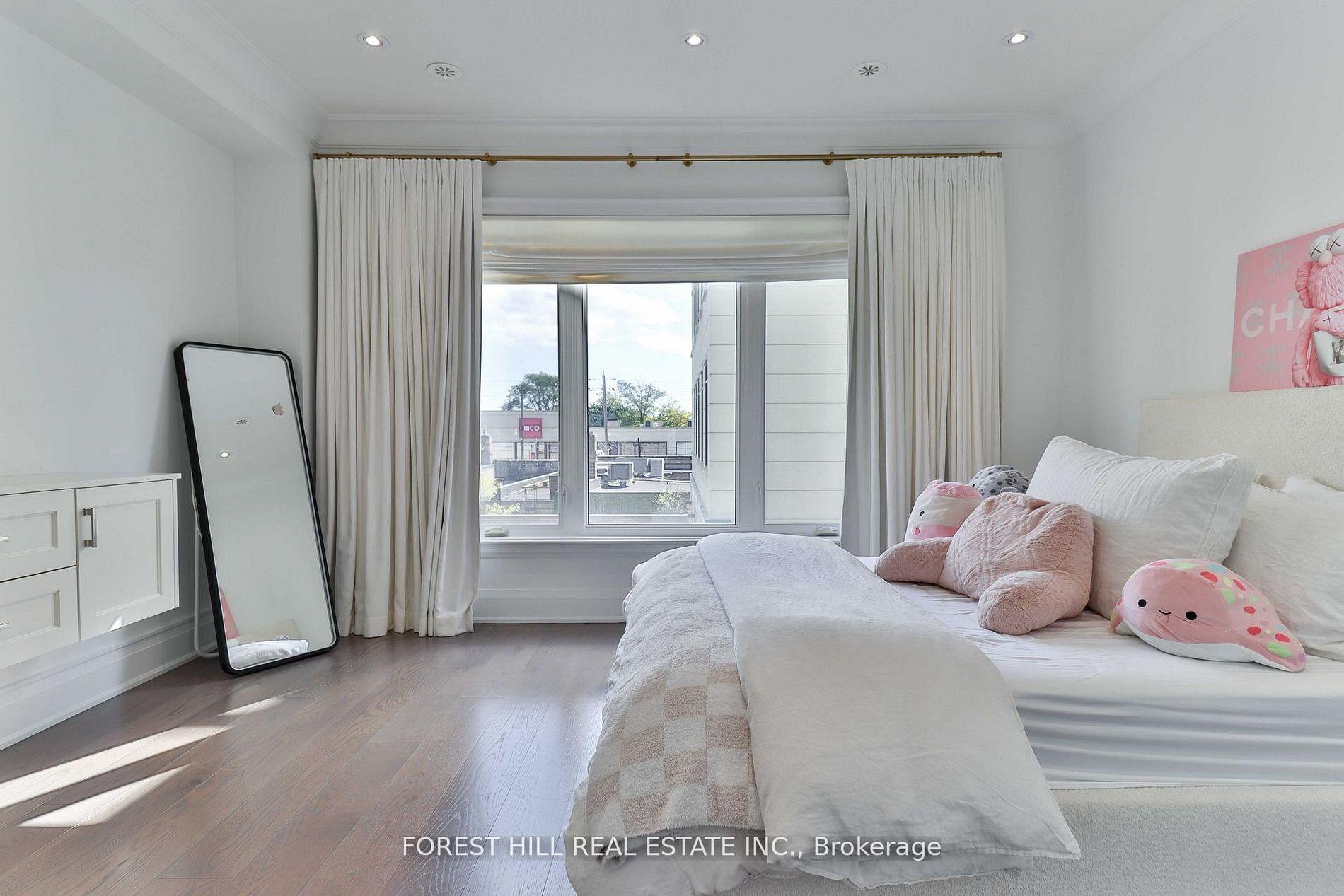 51B Burnaby Boulevard