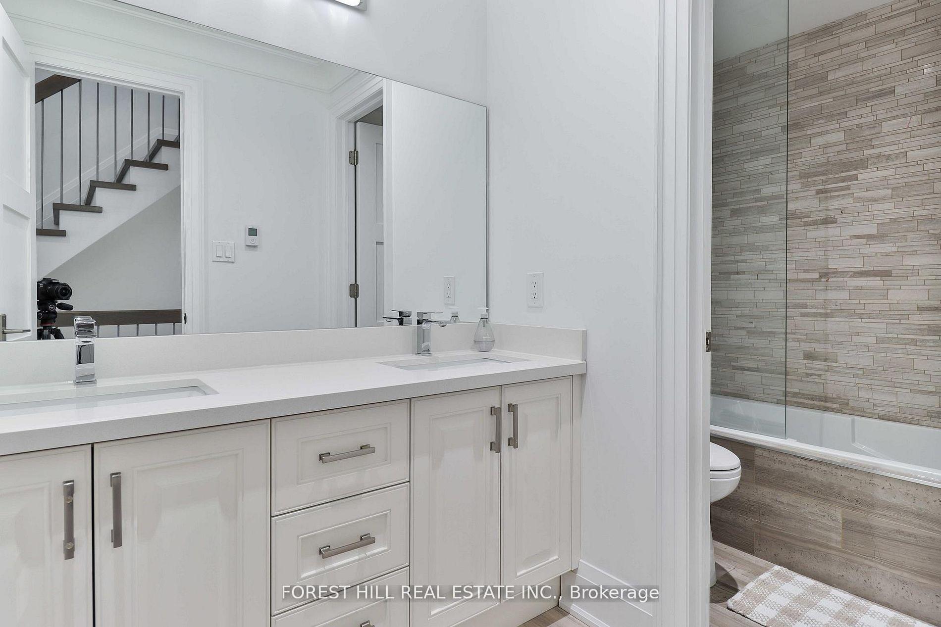 51B Burnaby Boulevard
