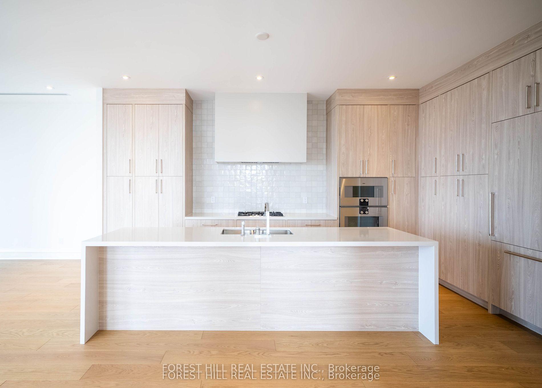 2010 Bathurst Street 6A