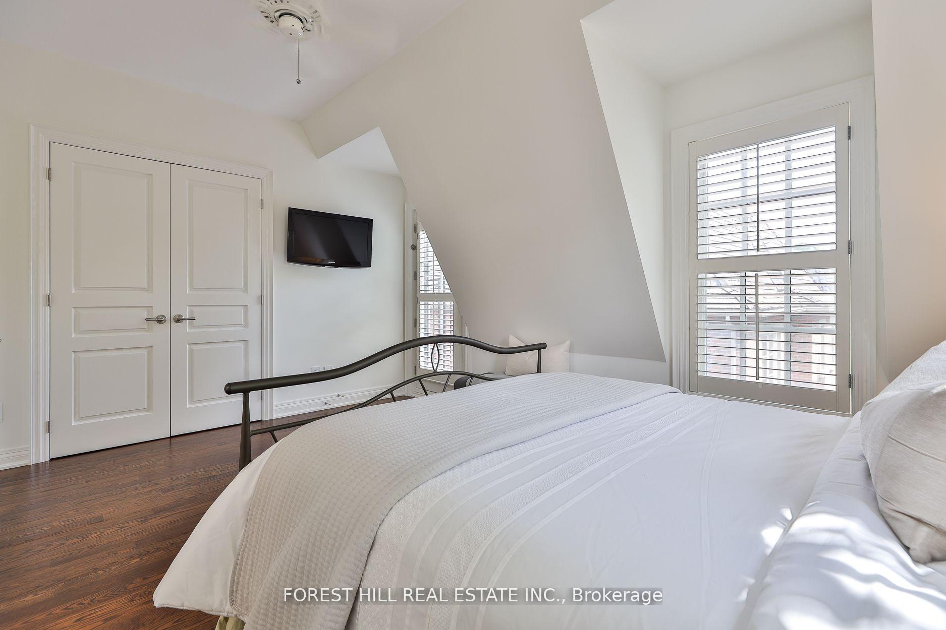 109 Lonsdale Road, Toronto