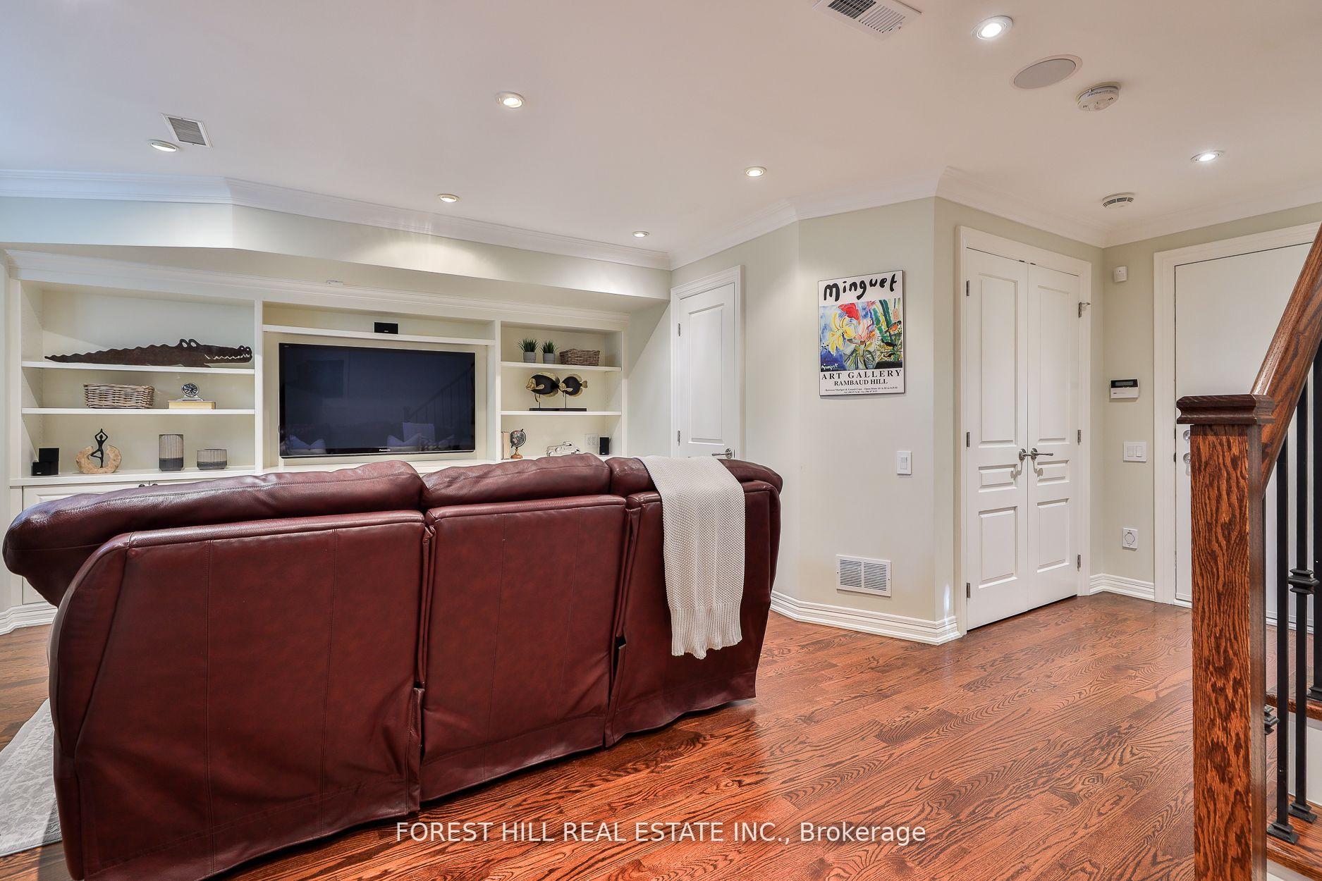 109 Lonsdale Road, Toronto