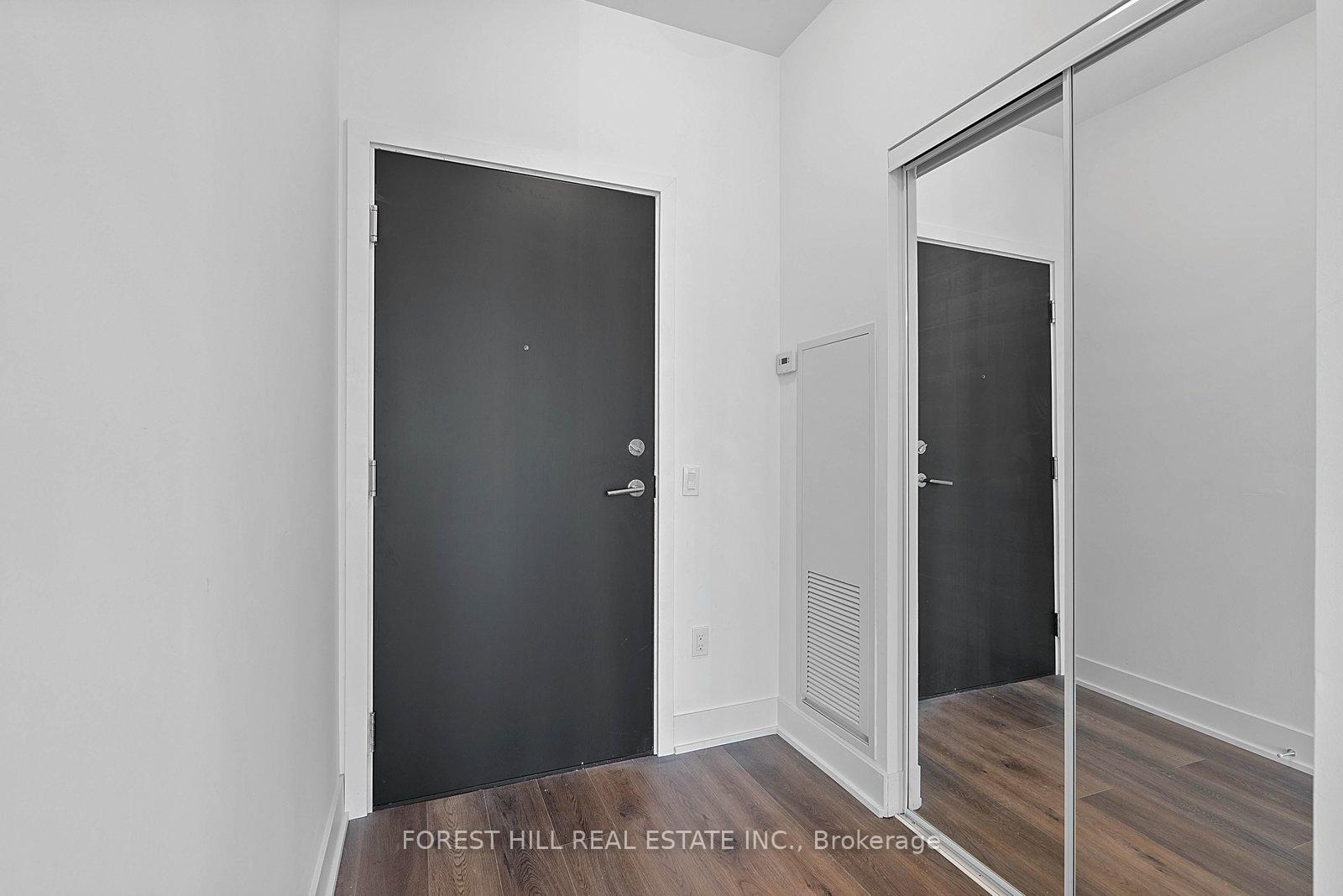 250 Lawrence Avenue W 906