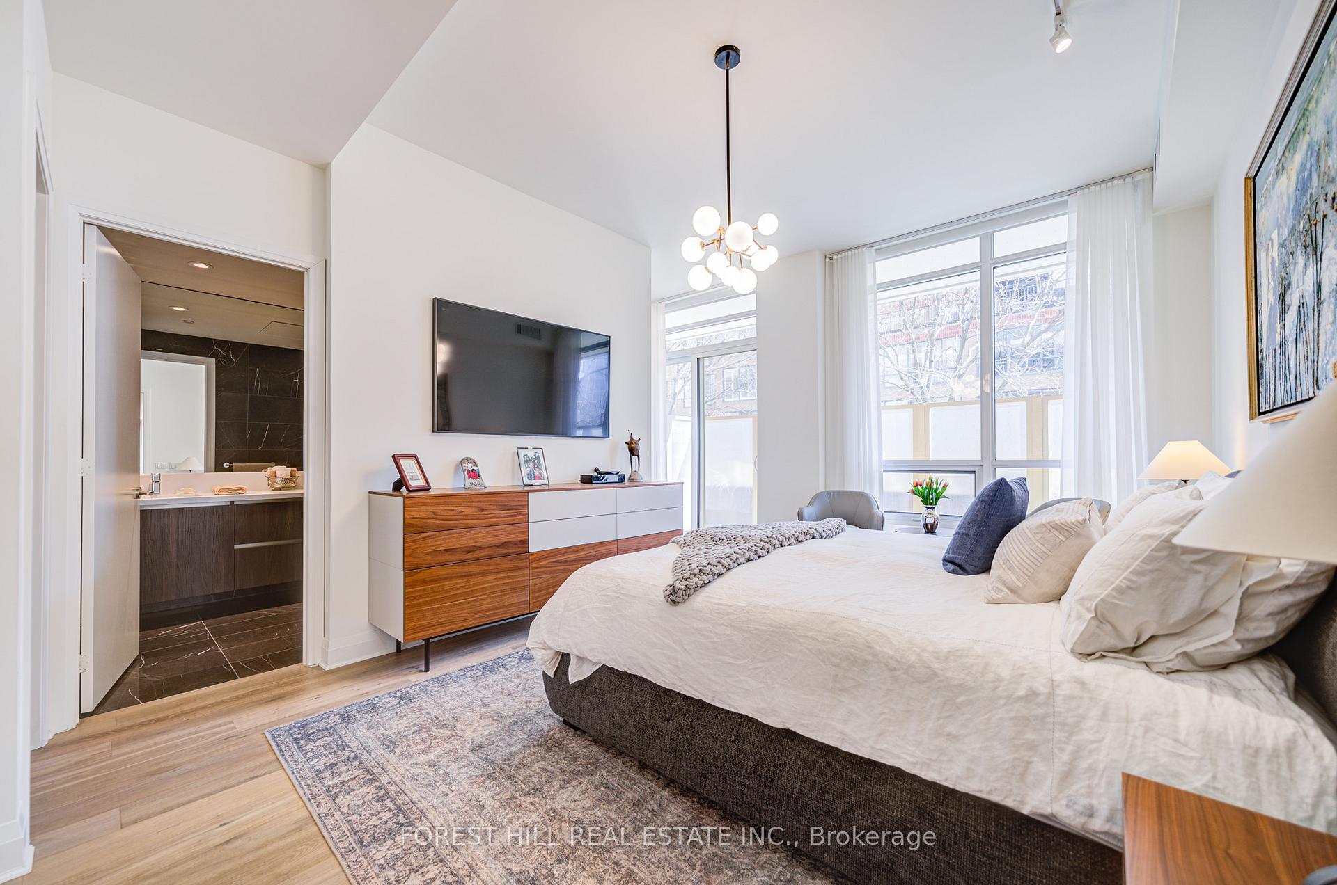 151 Avenue Road 204