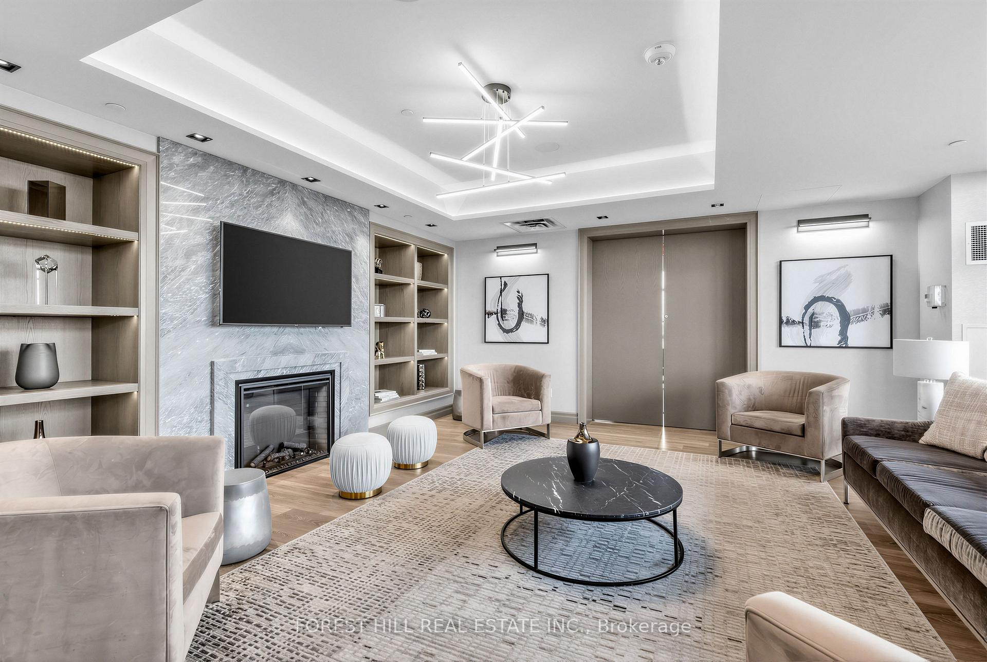 501 St Clair Avenue W 326