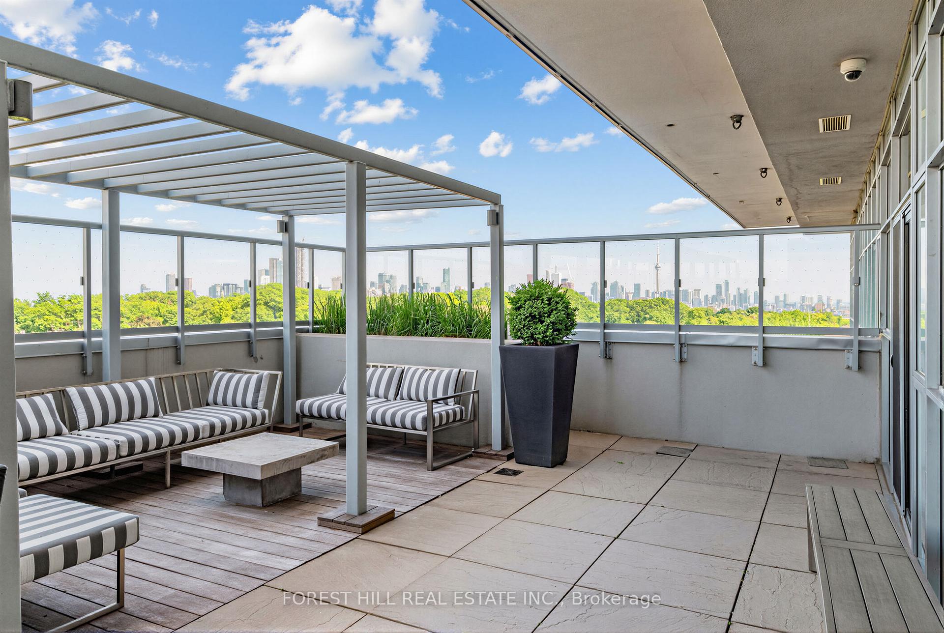 501 St Clair Avenue W 326
