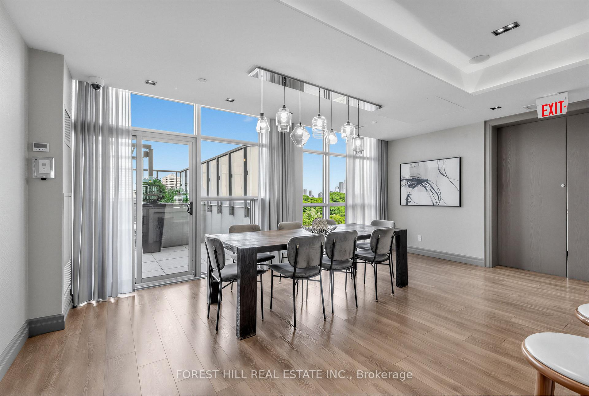 501 St Clair Avenue W 326