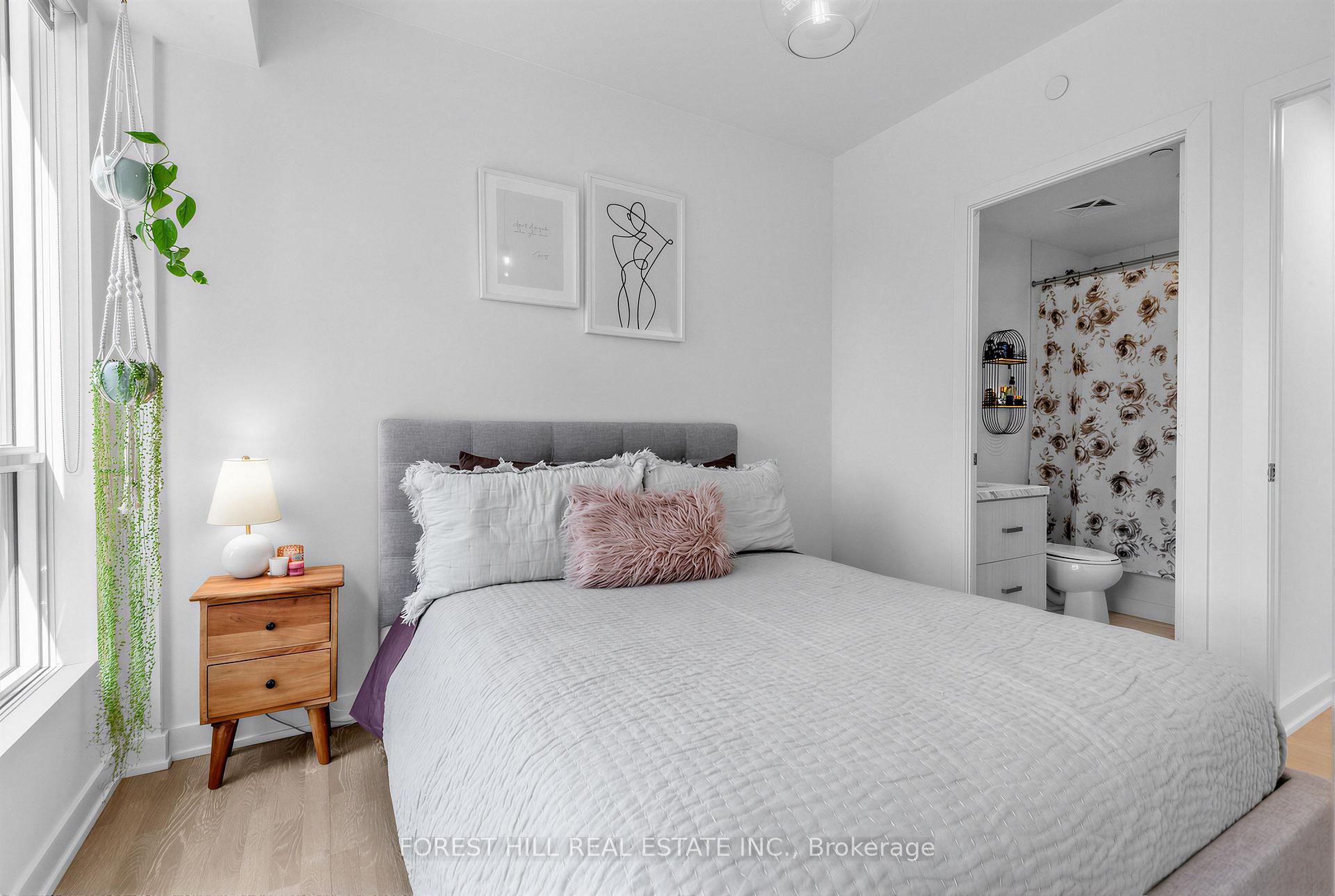 501 St Clair Avenue W 326