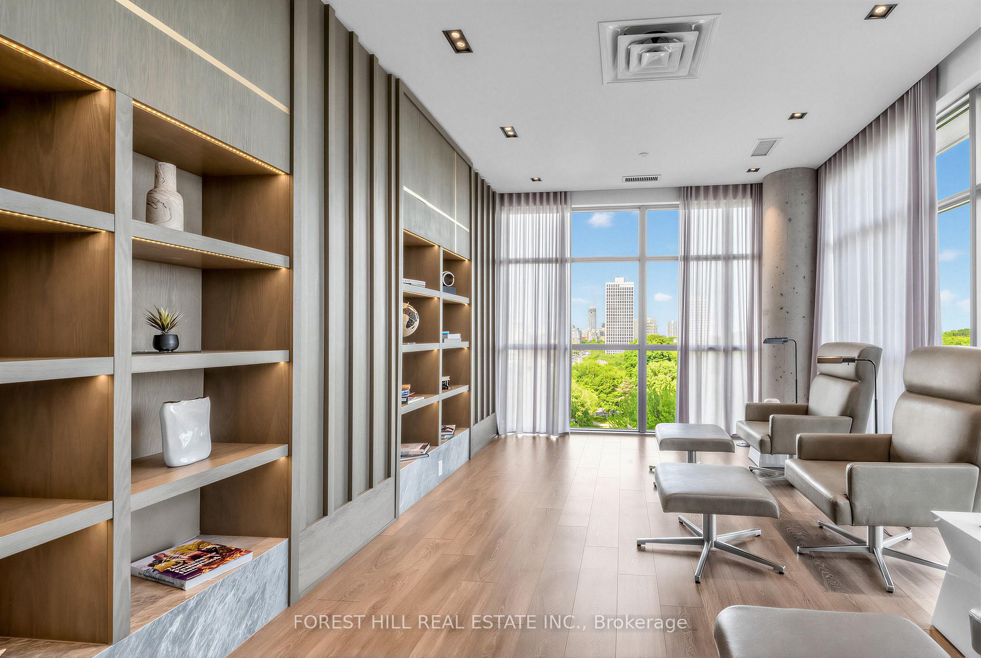 501 St Clair Avenue W 326