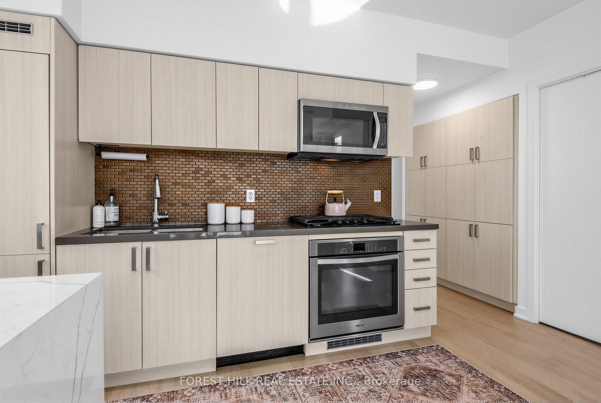 501 St Clair Avenue W 326