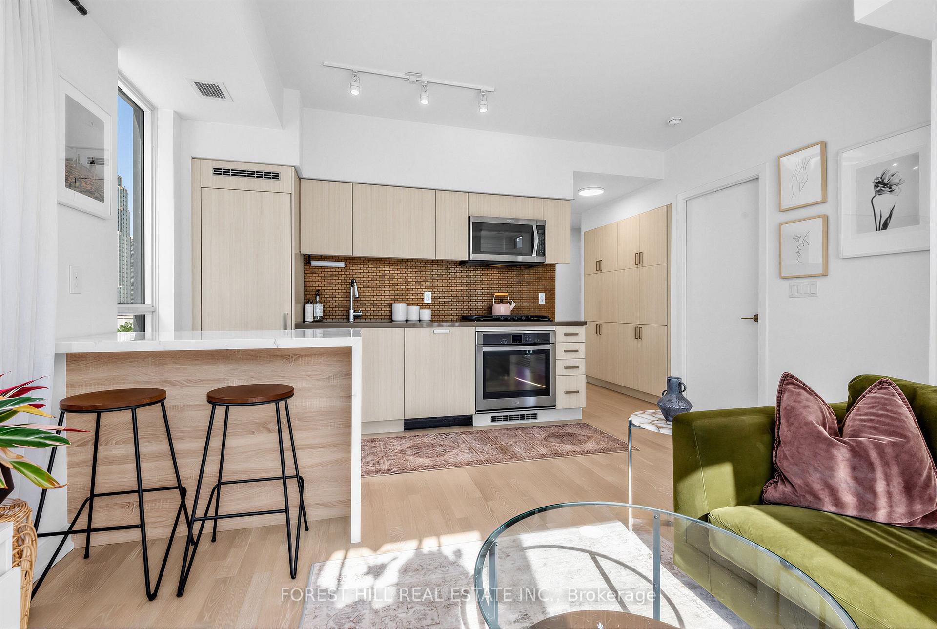 501 St Clair Avenue W 326