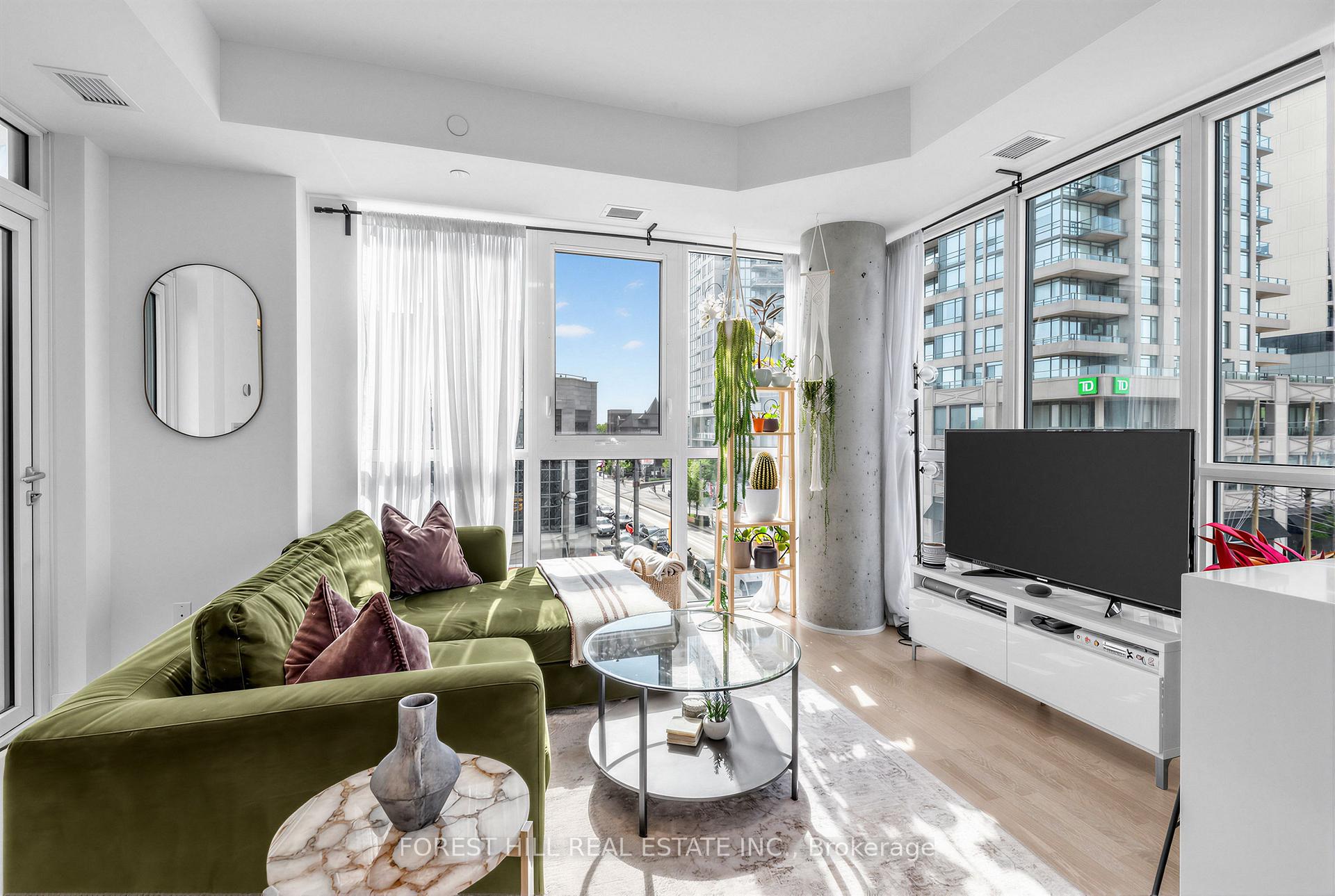 501 St Clair Avenue W 326