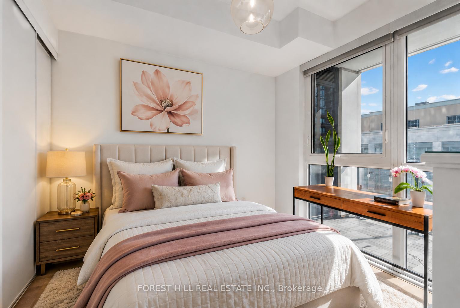 501 St Clair Avenue W 326