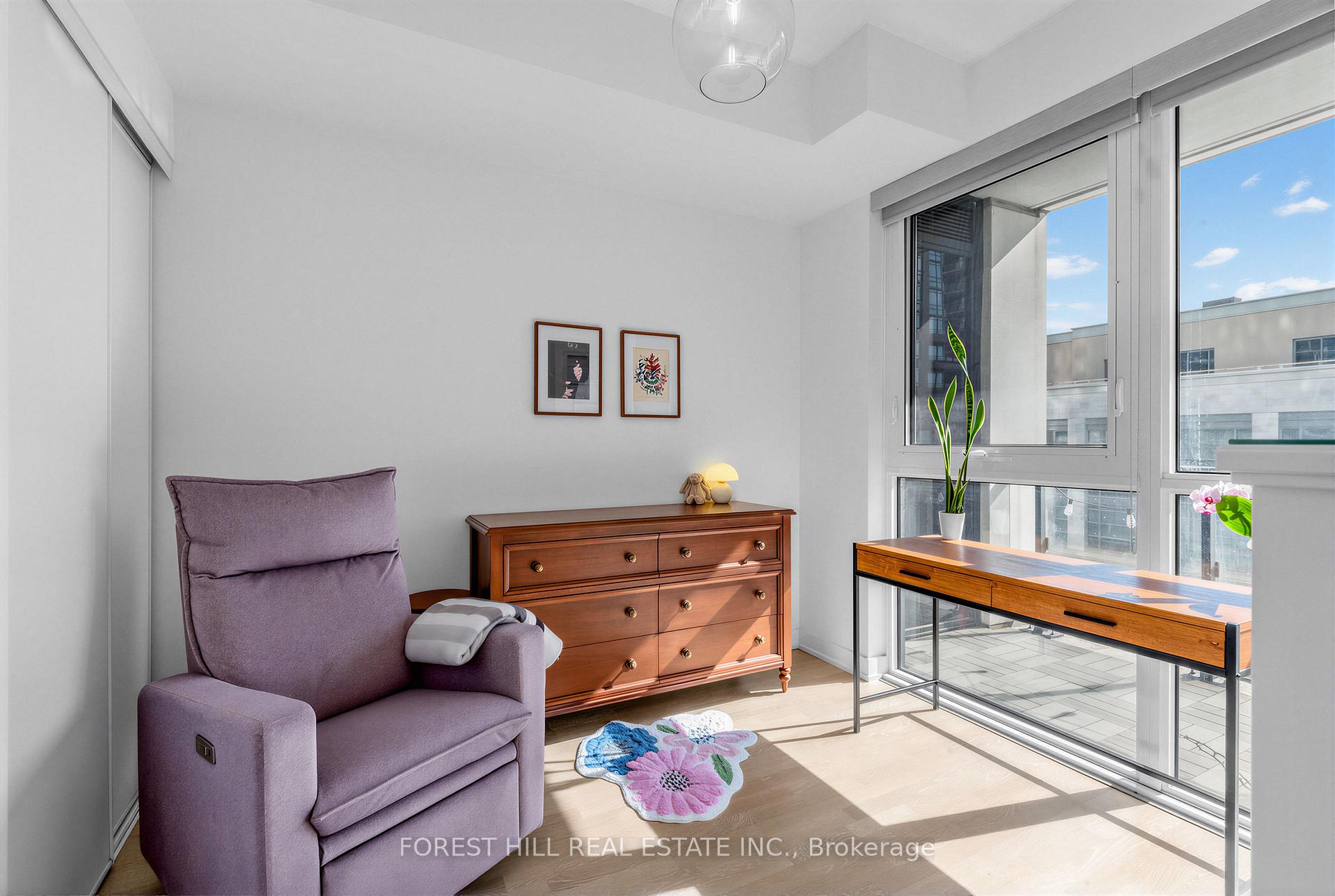 501 St Clair Avenue W 326
