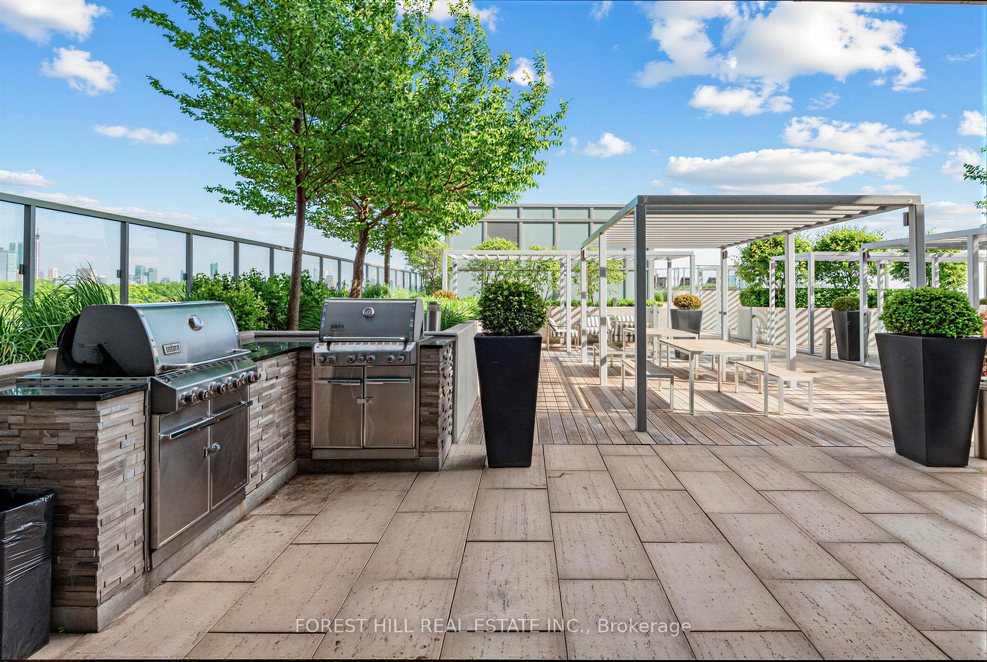 501 St Clair Avenue W 326