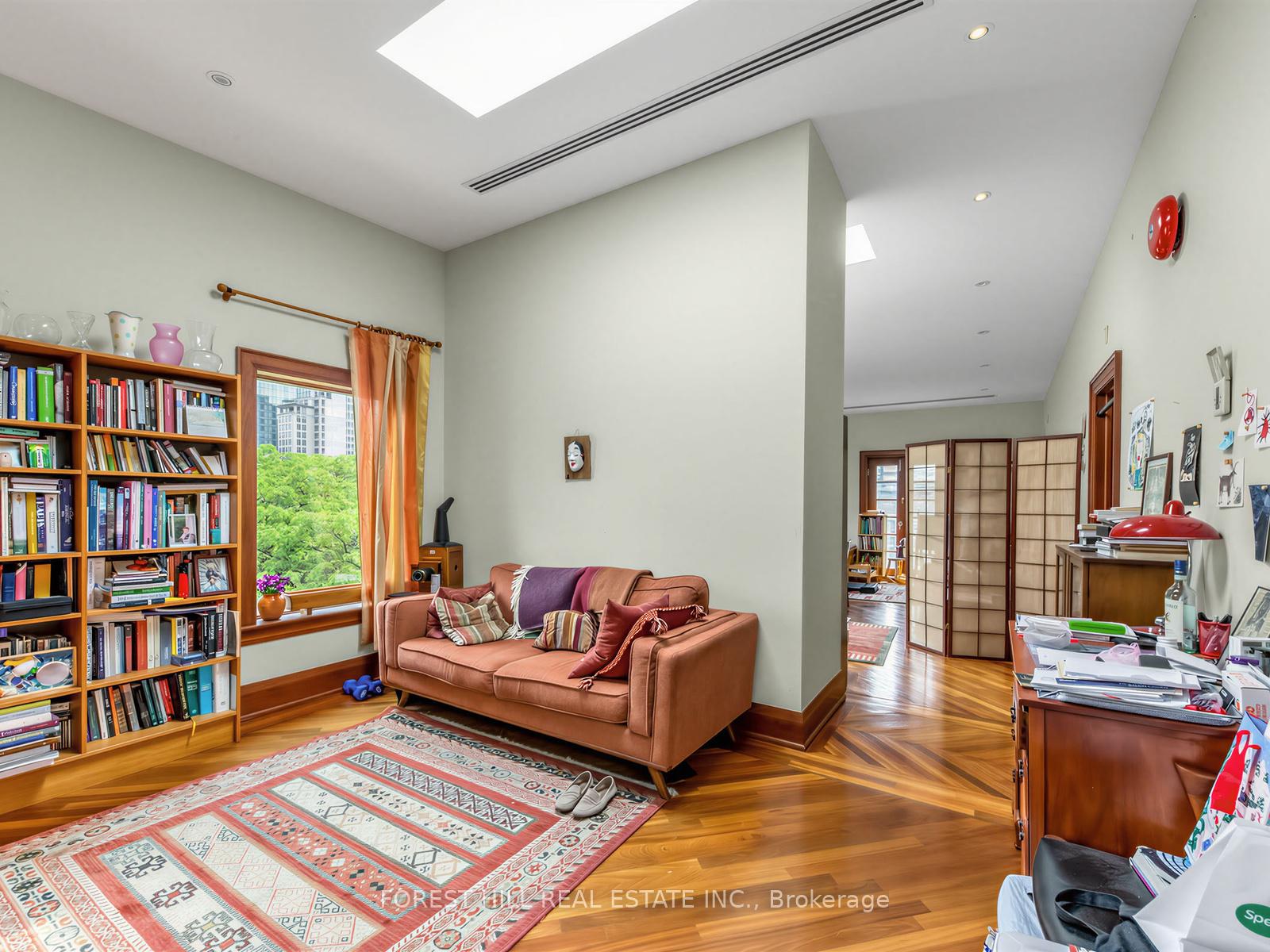 40 Hazelton Avenue PH10