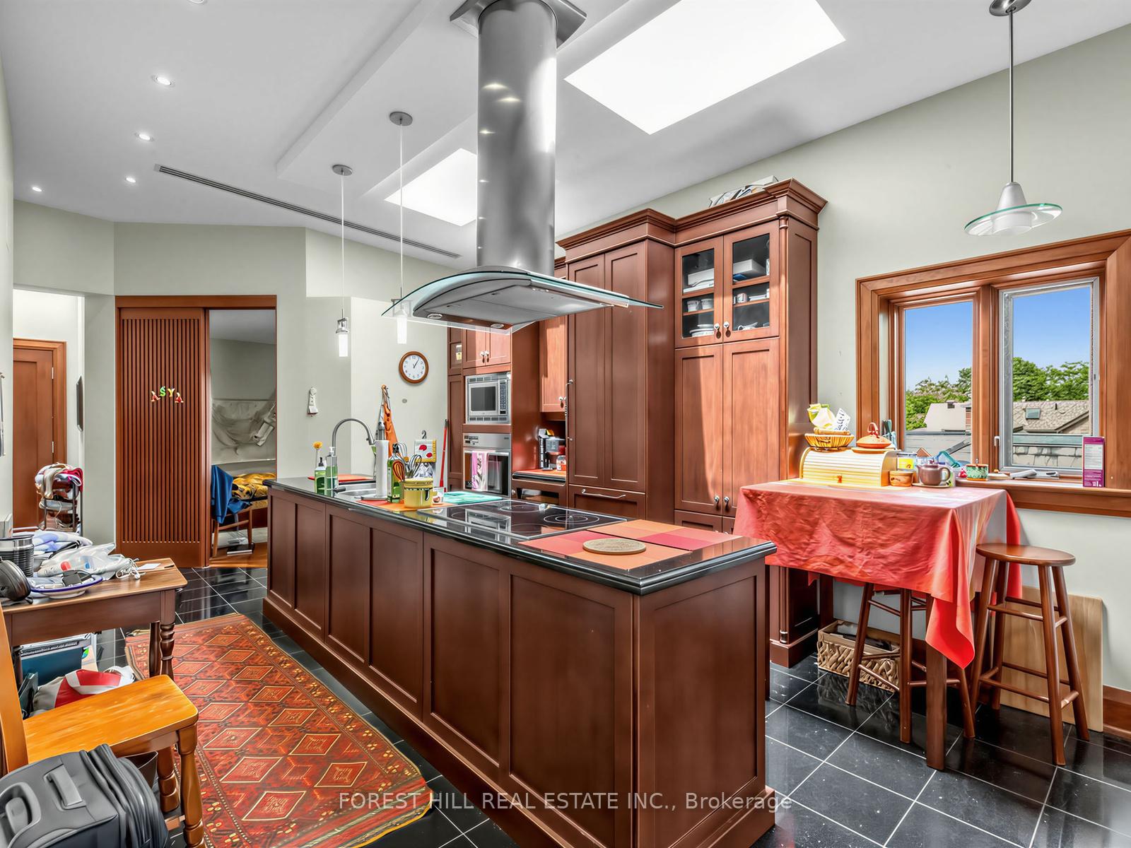 40 Hazelton Avenue PH10