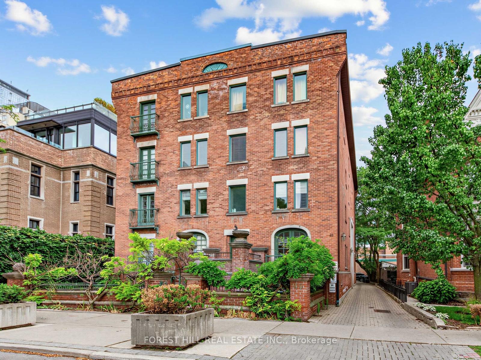 40 Hazelton Avenue PH10