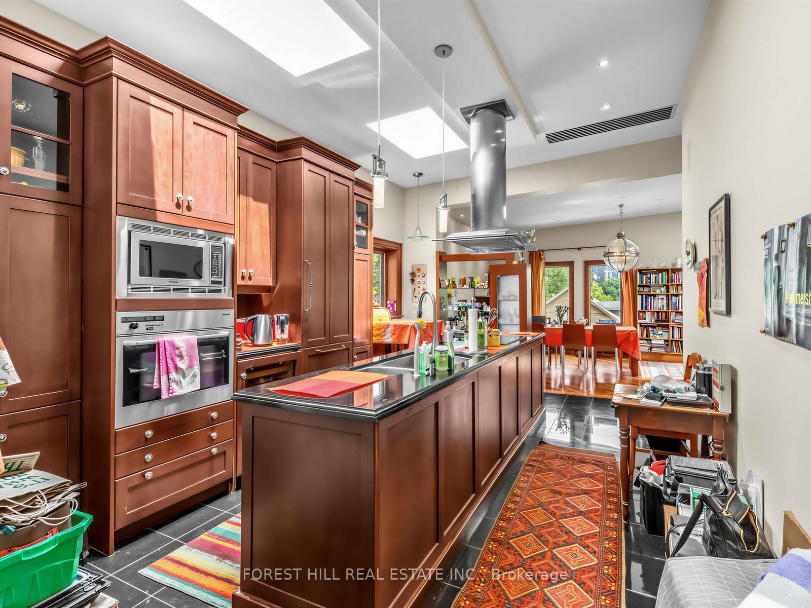 40 Hazelton Avenue PH10