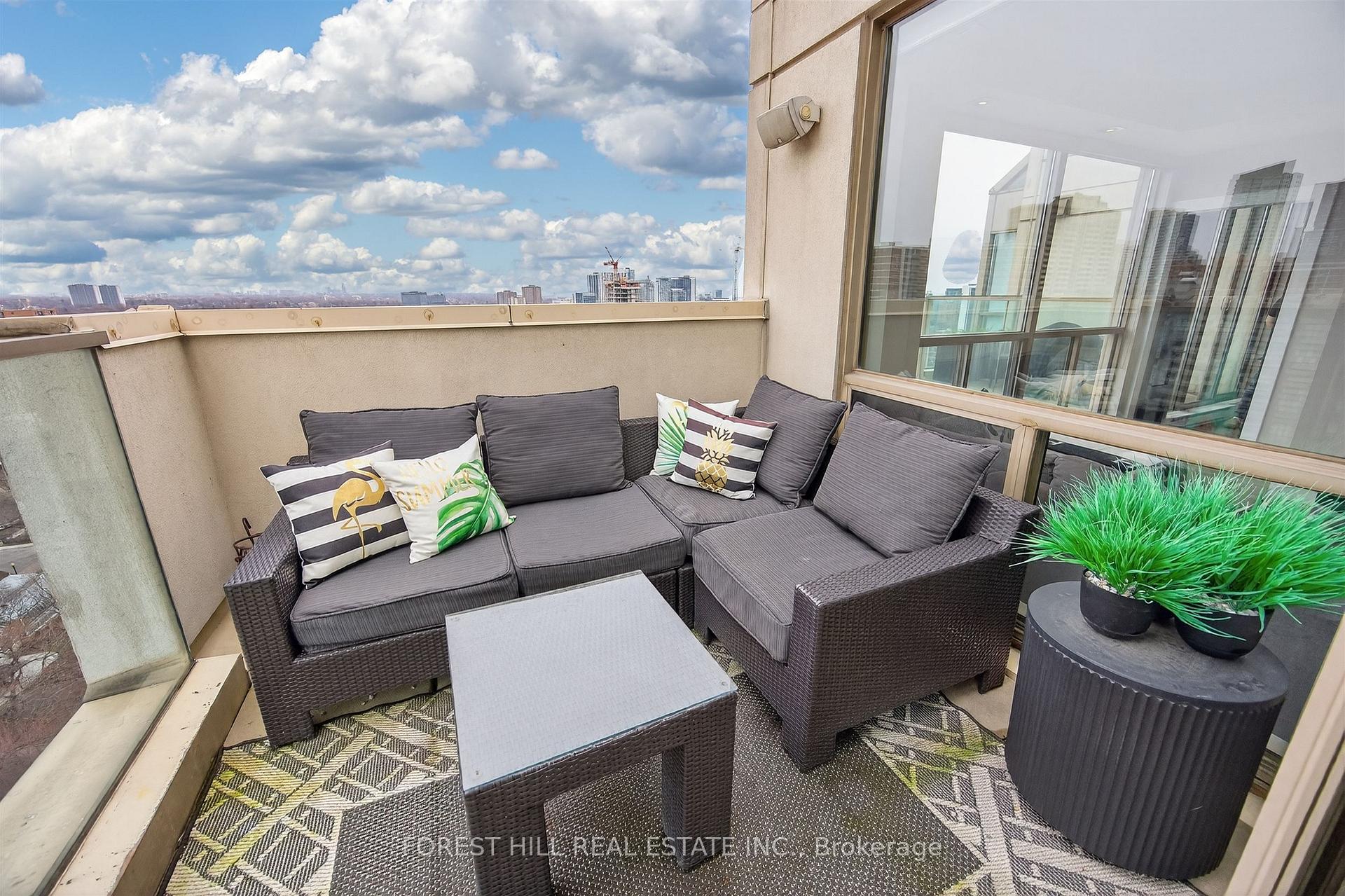298 Jarvis Street PH 3