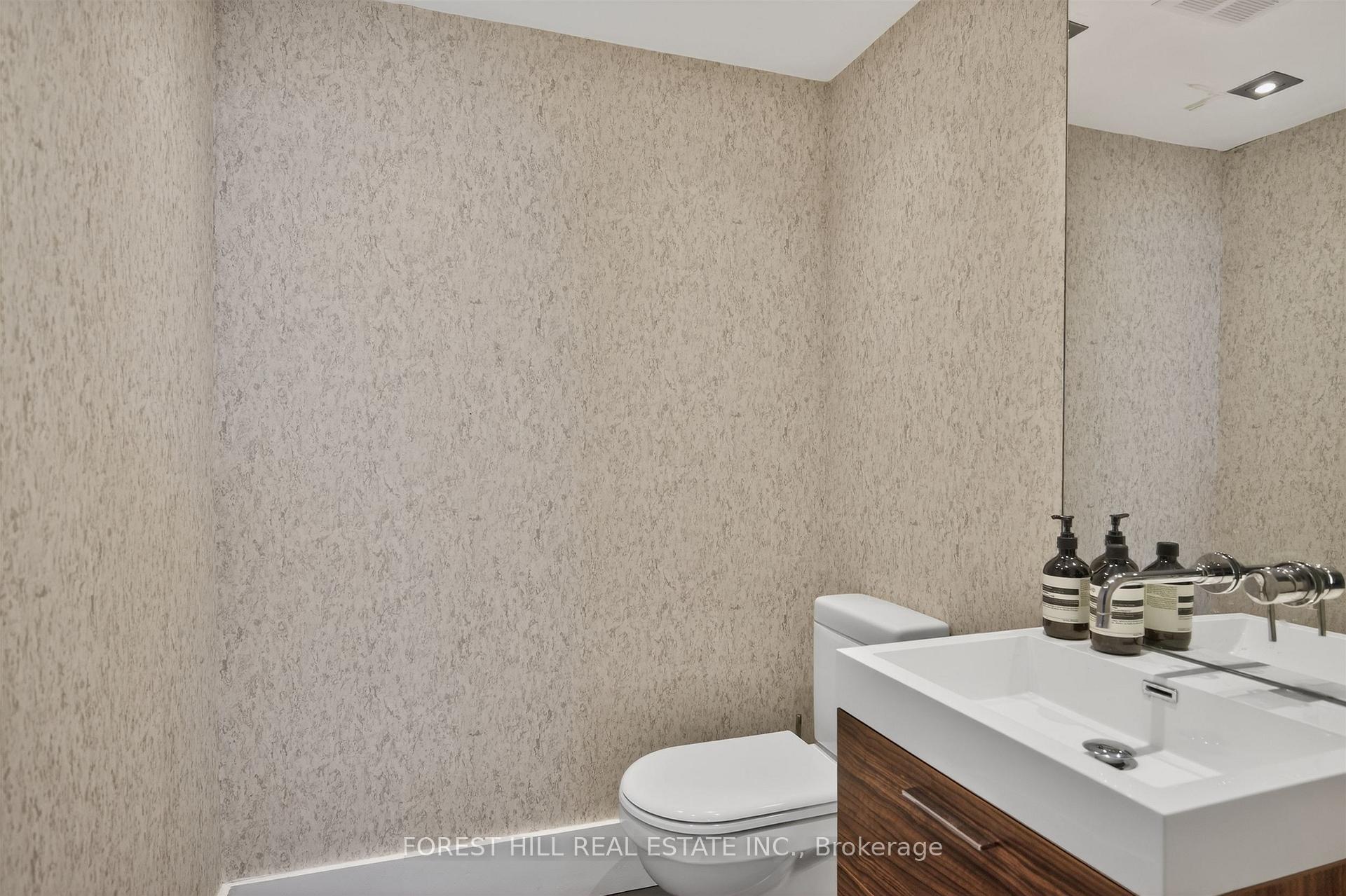298 Jarvis Street PH 3