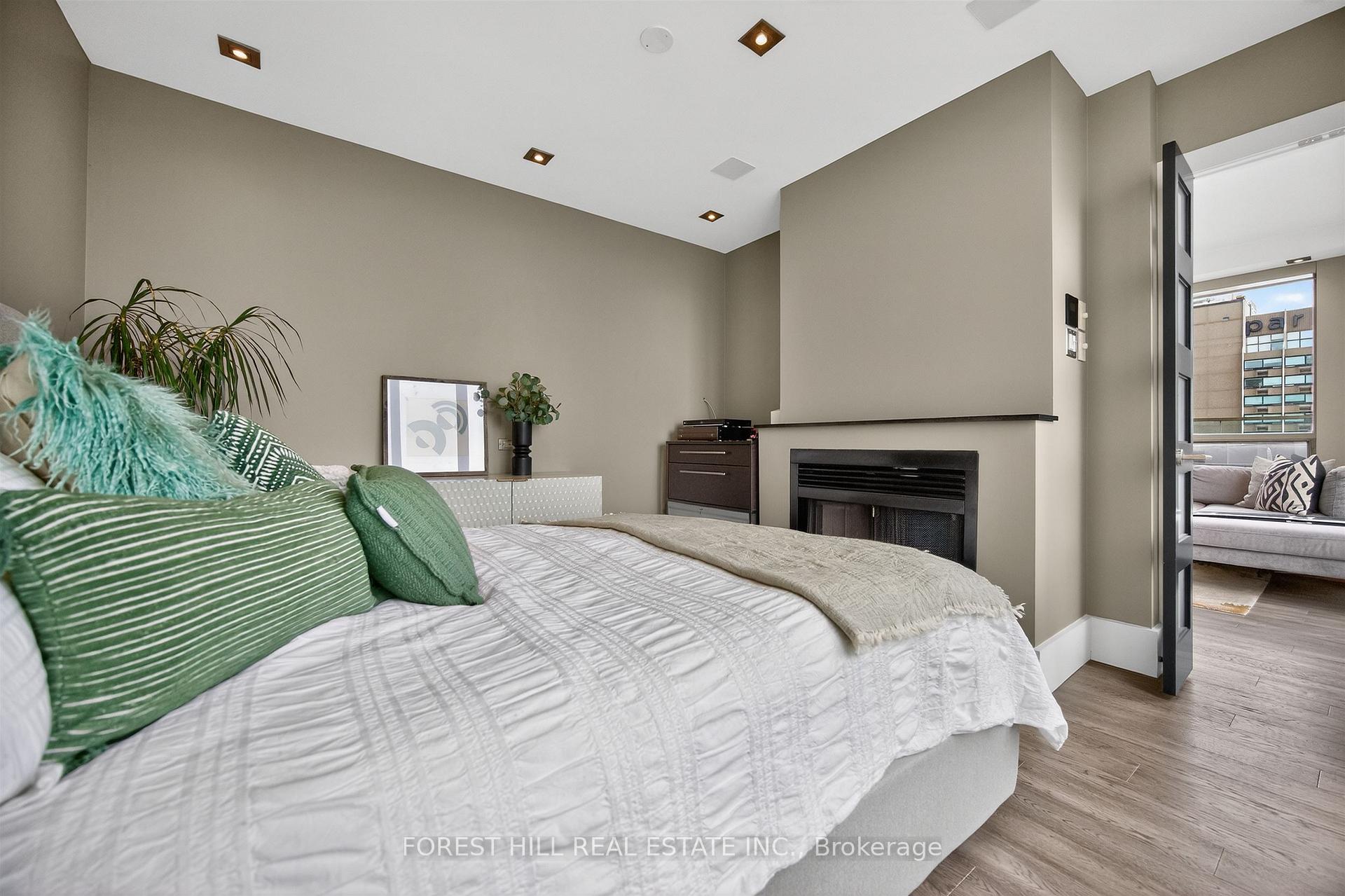 298 Jarvis Street PH 3