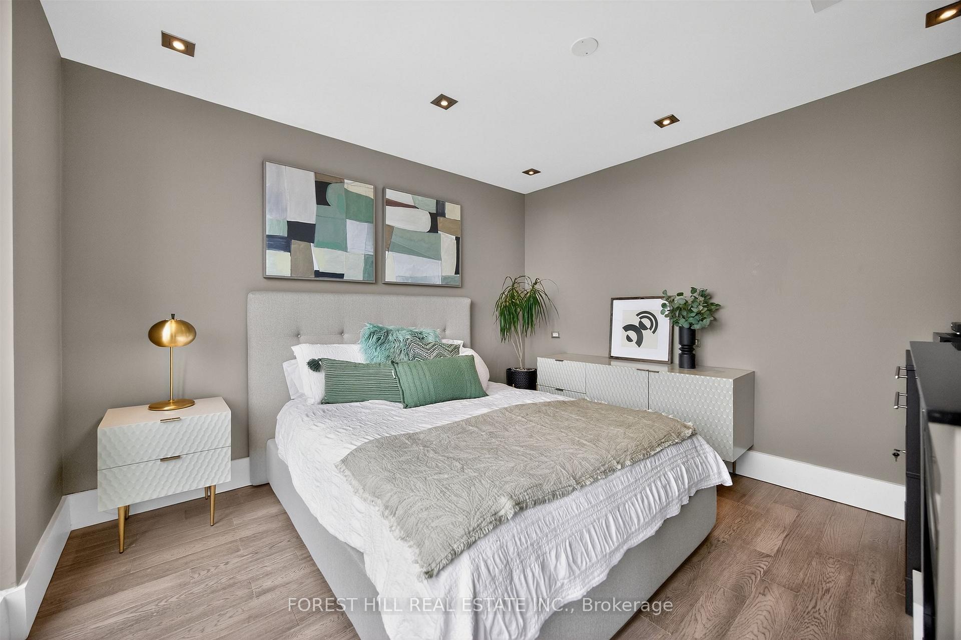 298 Jarvis Street PH 3