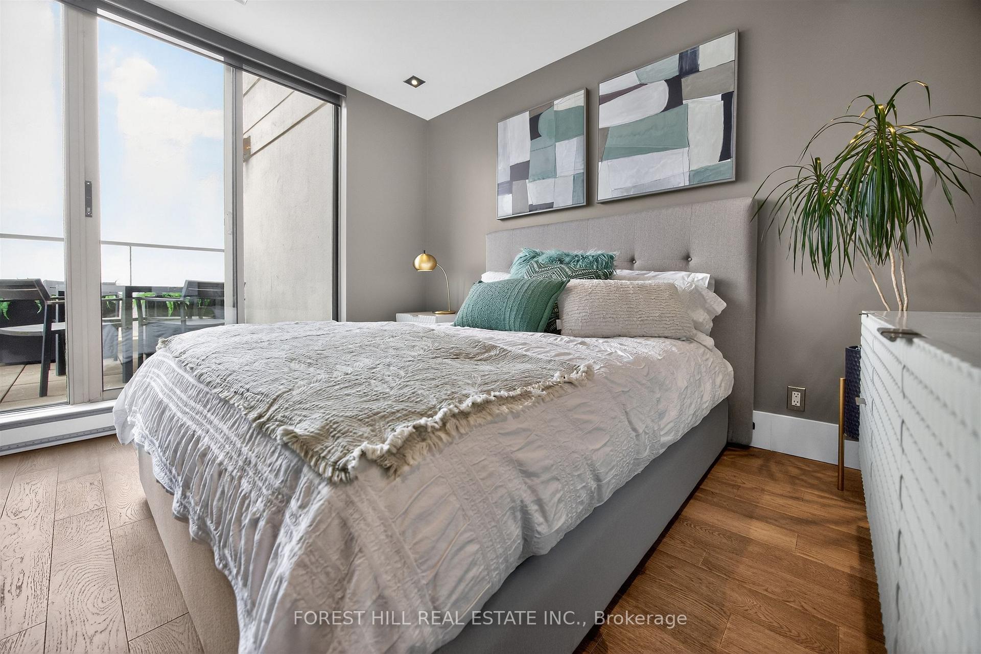 298 Jarvis Street PH 3