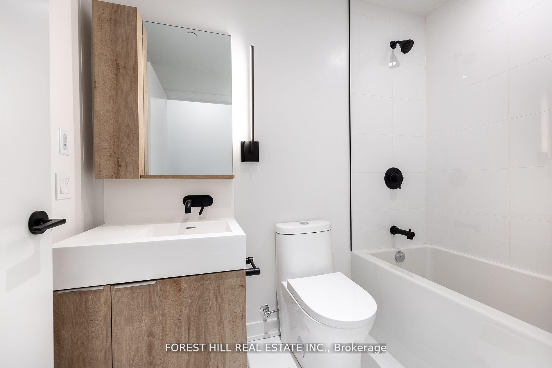 117 Broadway Avenue 1302, Toronto Unit: 1302