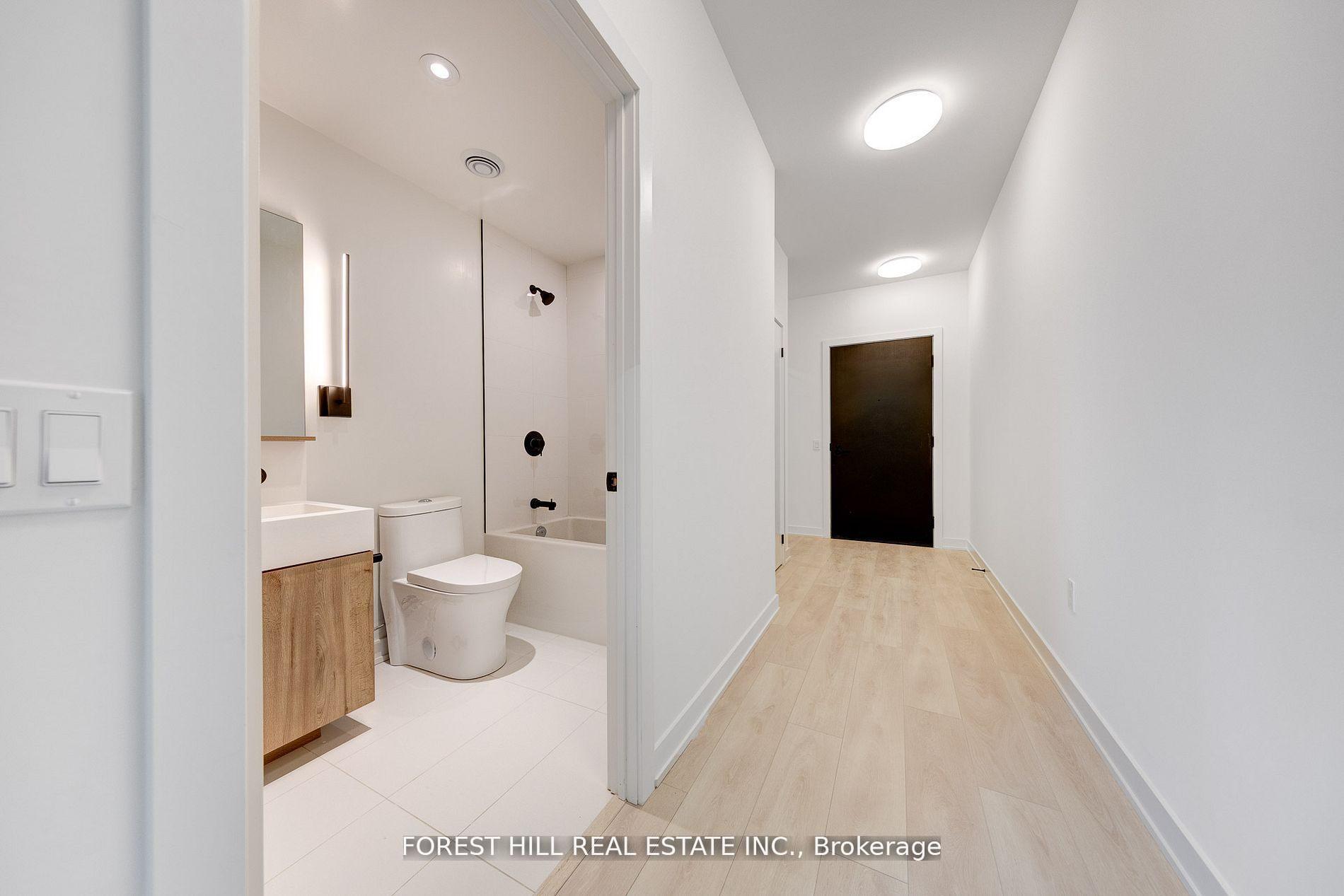 117 Broadway Avenue 1302, Toronto Unit: 1302